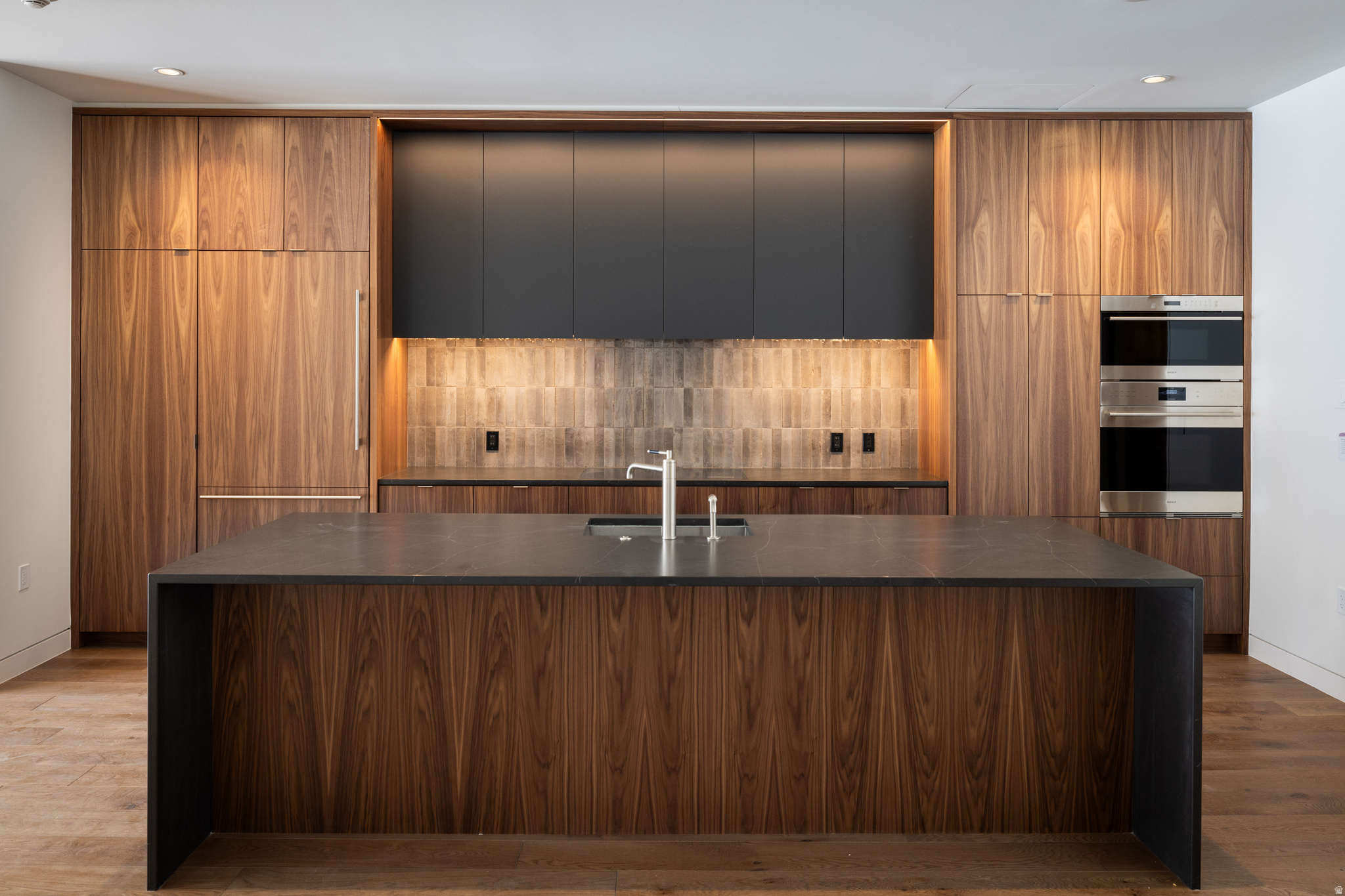 FOUNDERS PLACE - Residential