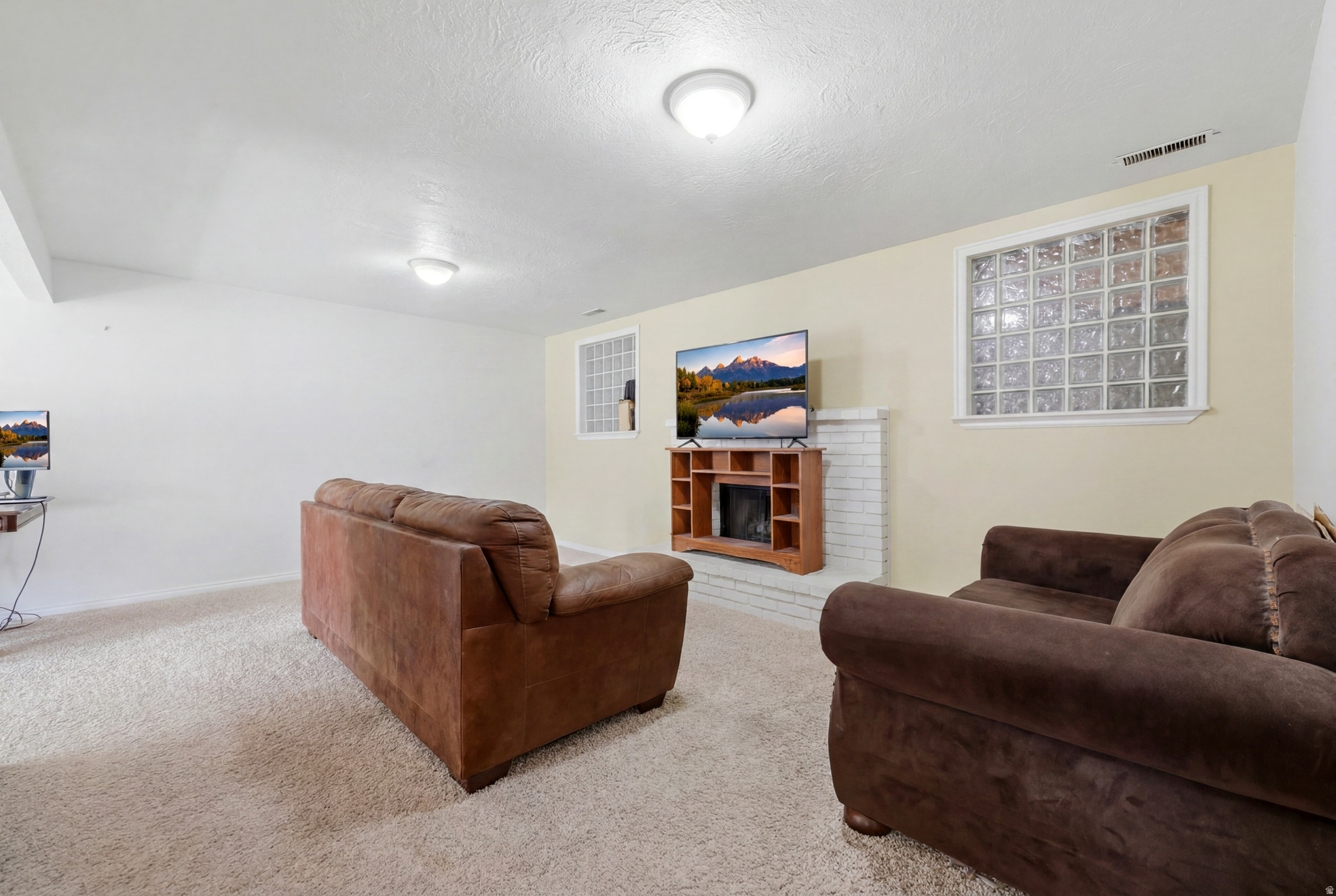 RIVIERA HEIGHTS - Residential