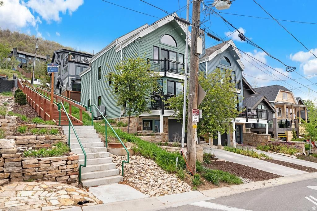 SNYDERS ADDITION - Residential