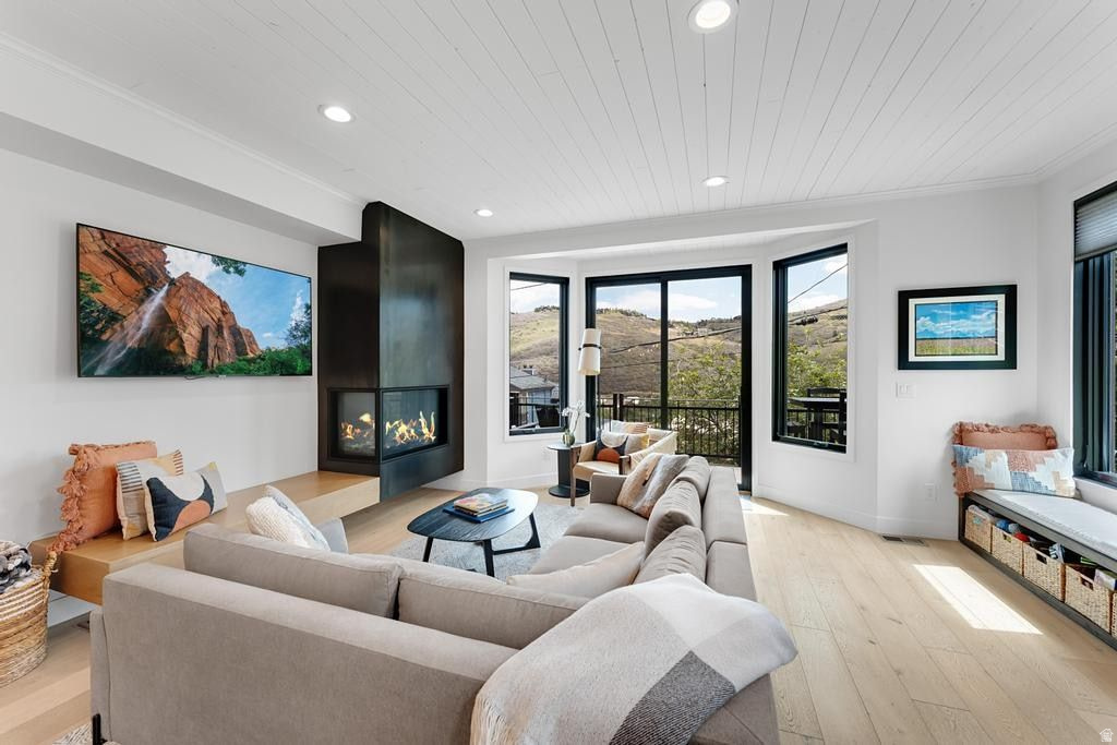 SNYDERS ADDITION - Residential