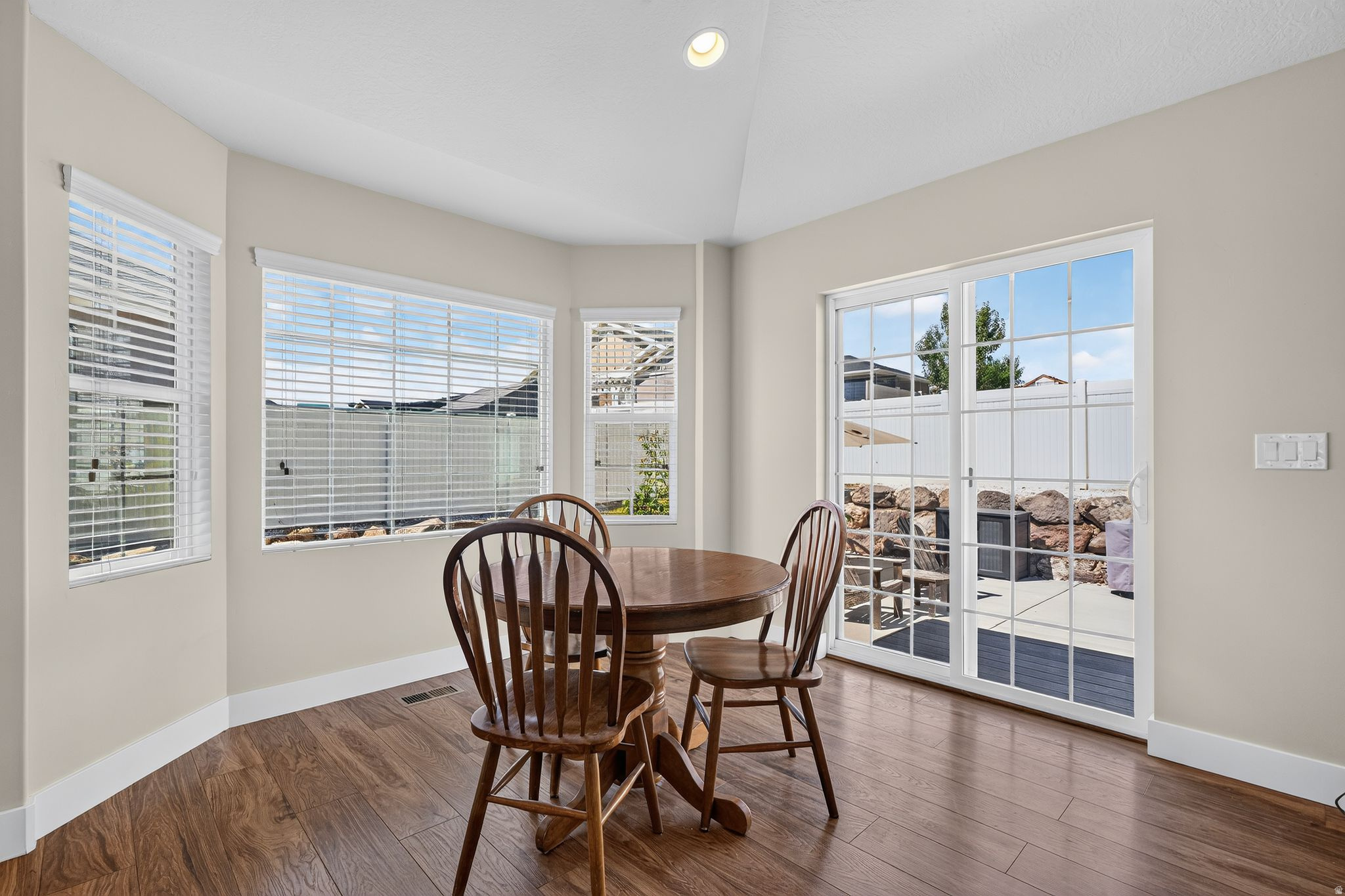 ECHO RIDGE - Residential