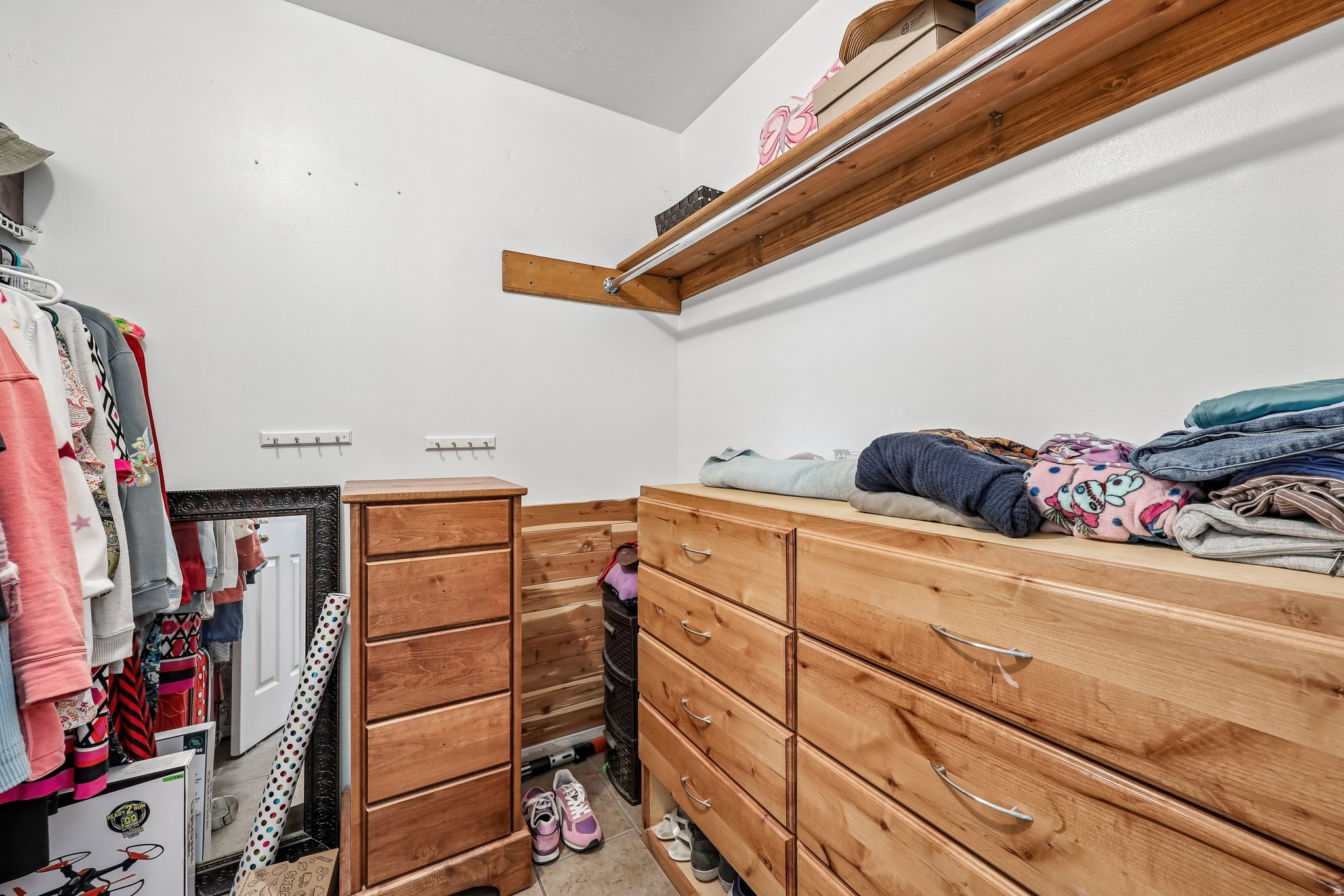 OVERLAKE ESTATES - Residential