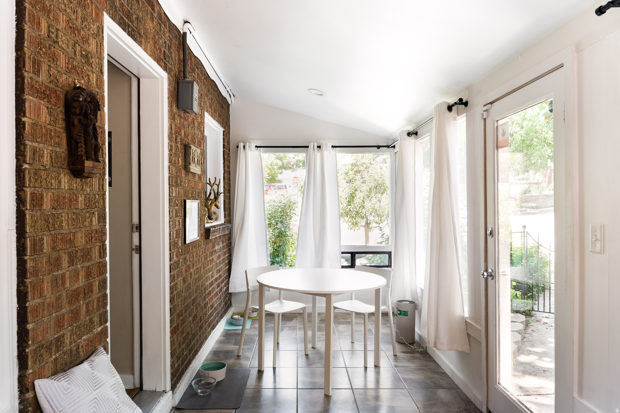 CAPITOL HILL - Residential