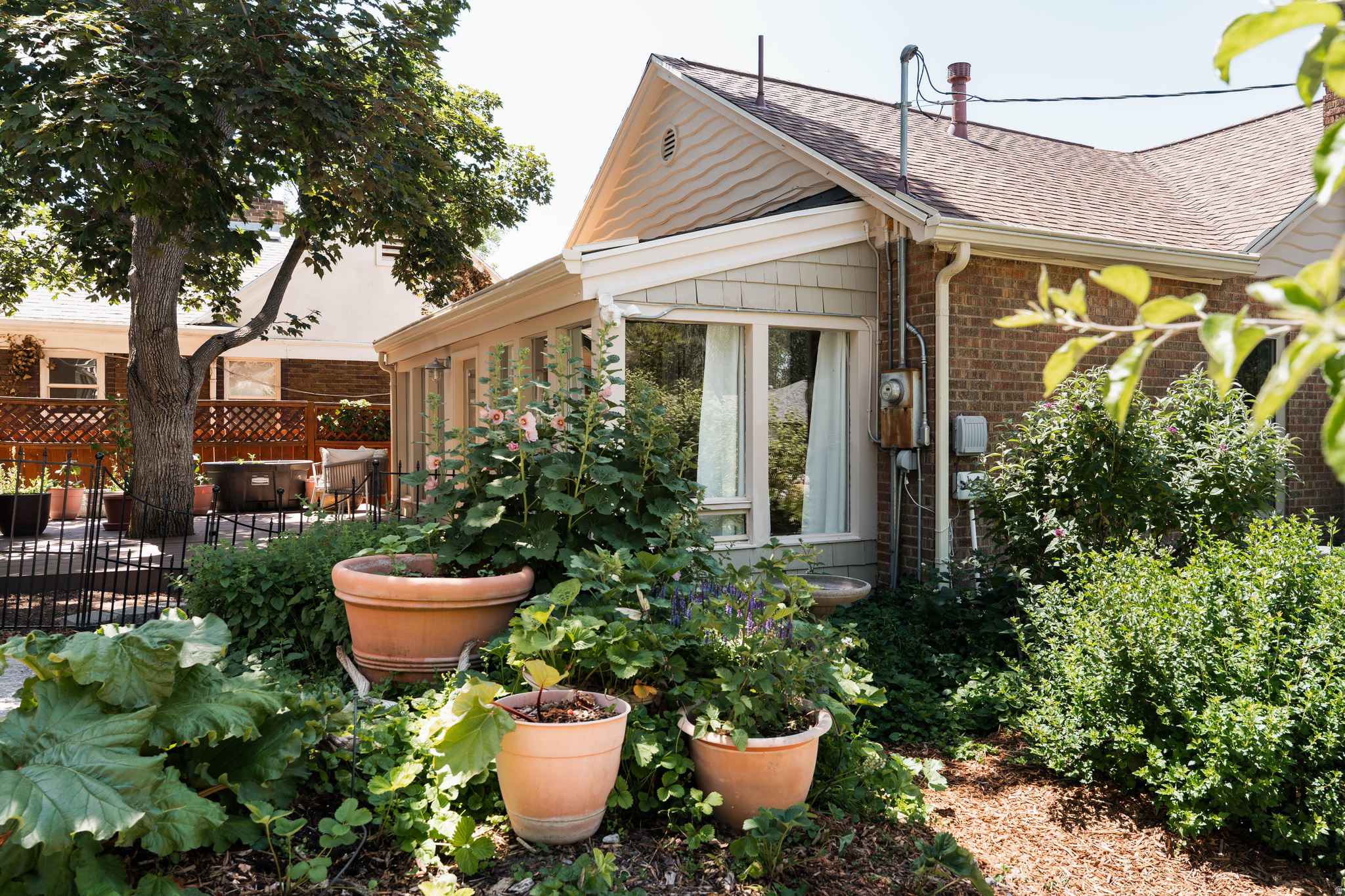 CAPITOL HILL - Residential