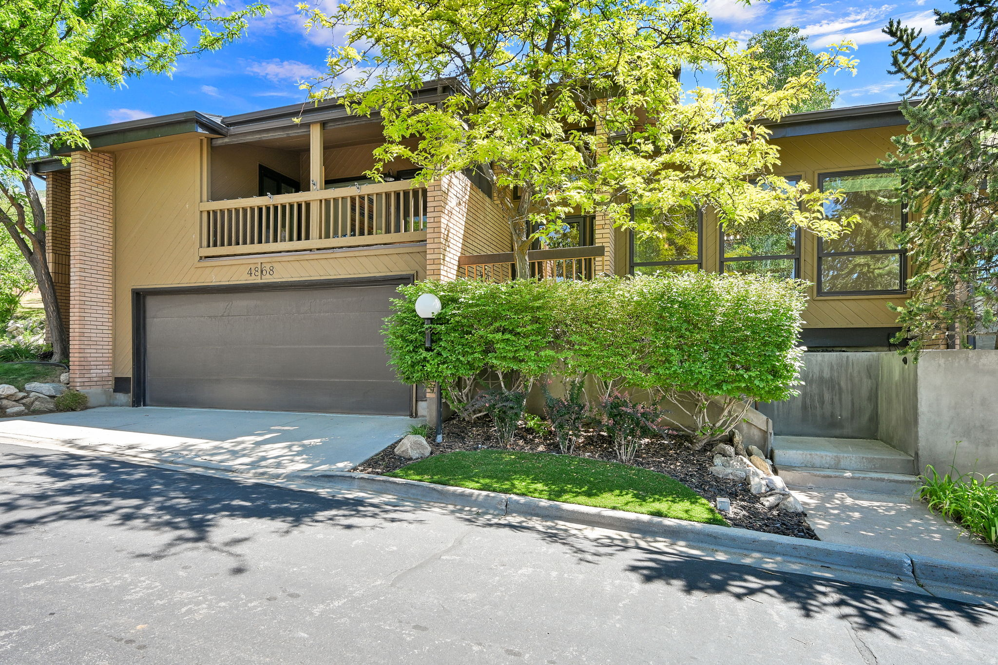 KNOLLWOOD - Residential
