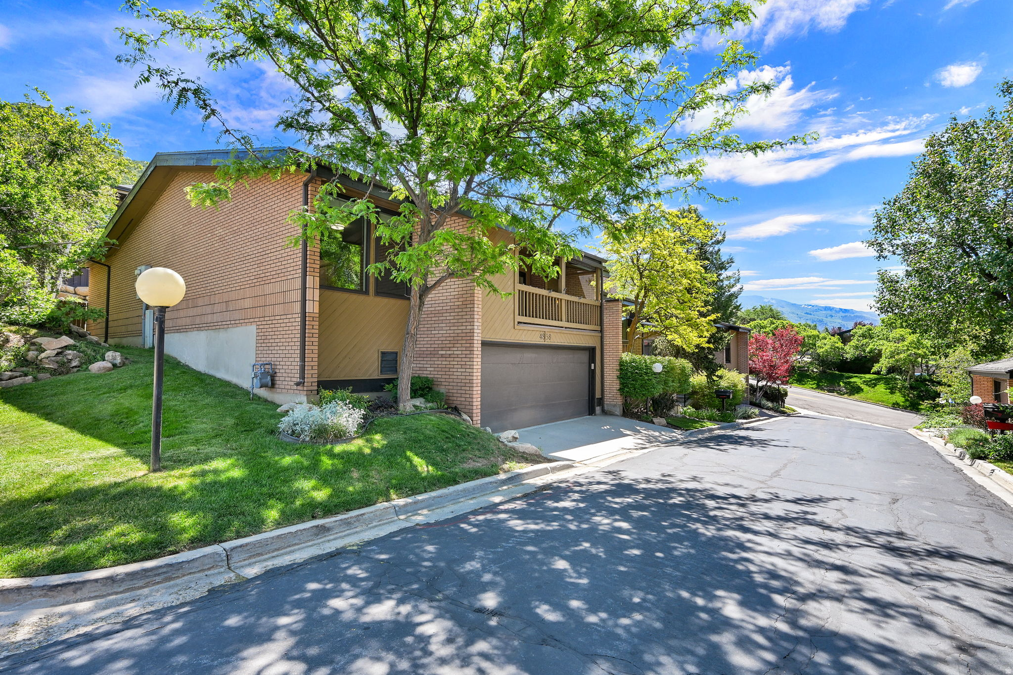 KNOLLWOOD - Residential