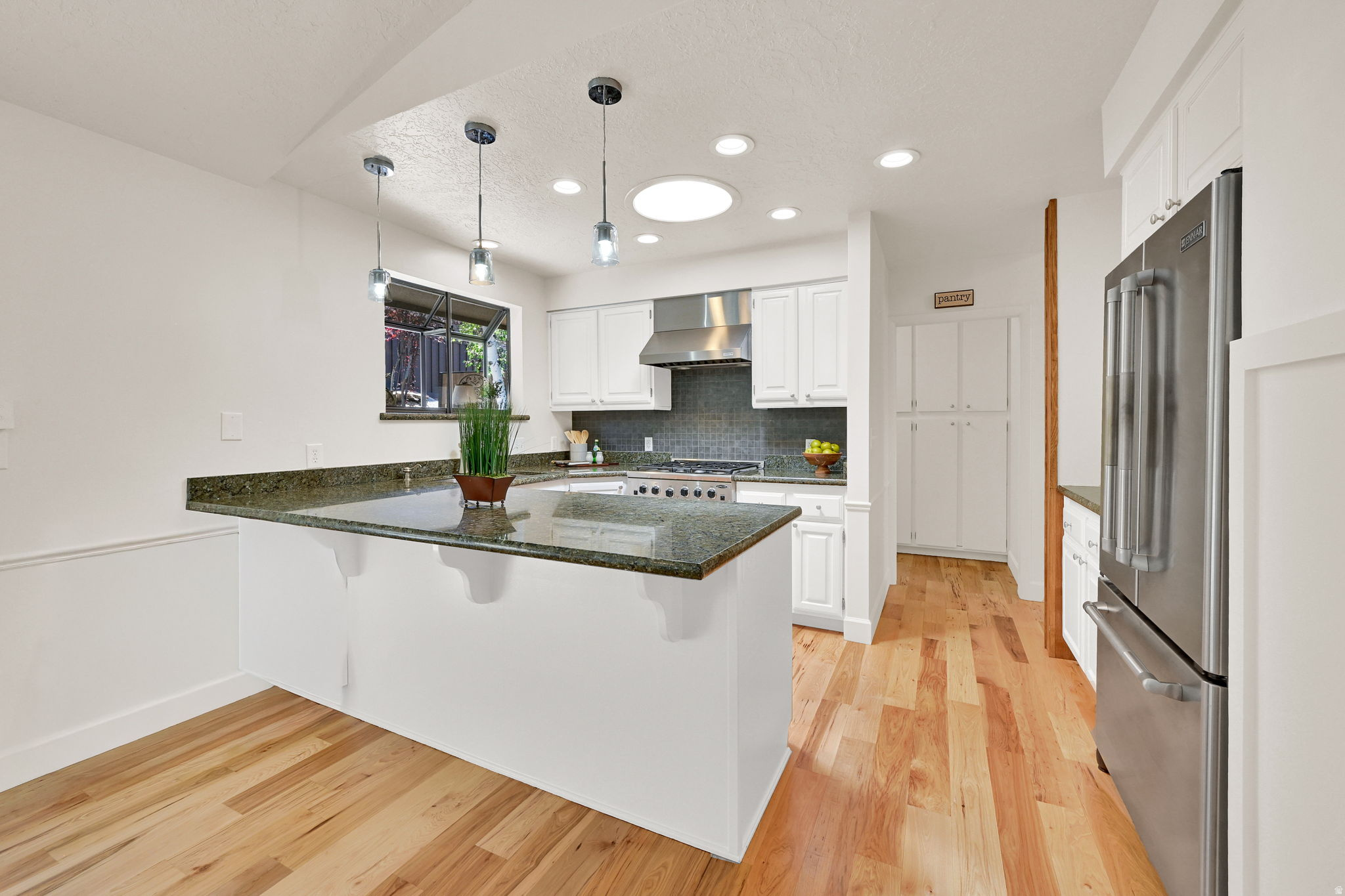 KNOLLWOOD - Residential