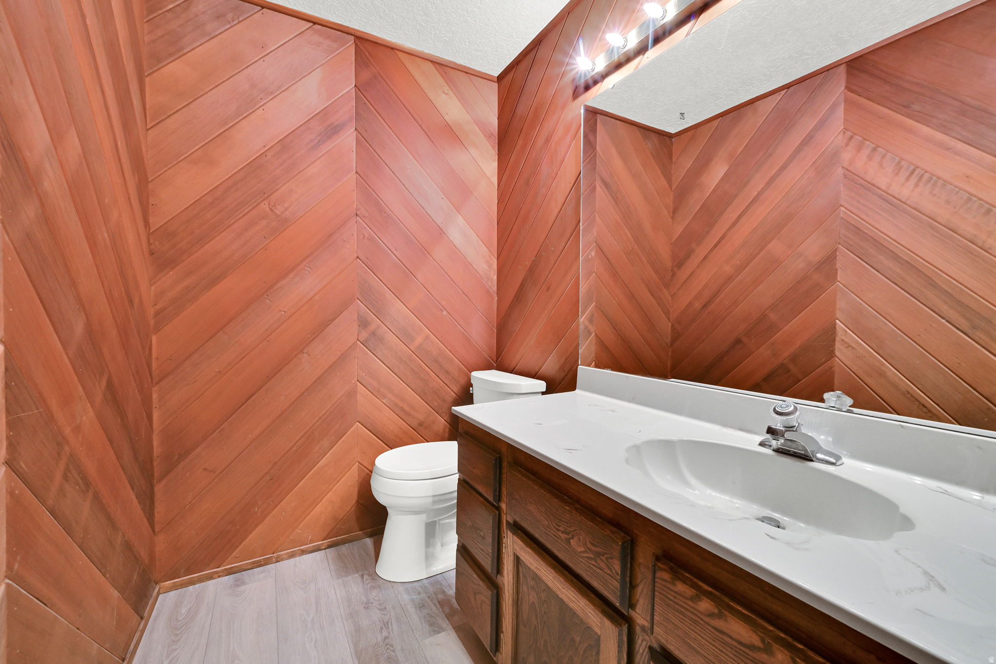 KNOLLWOOD - Residential