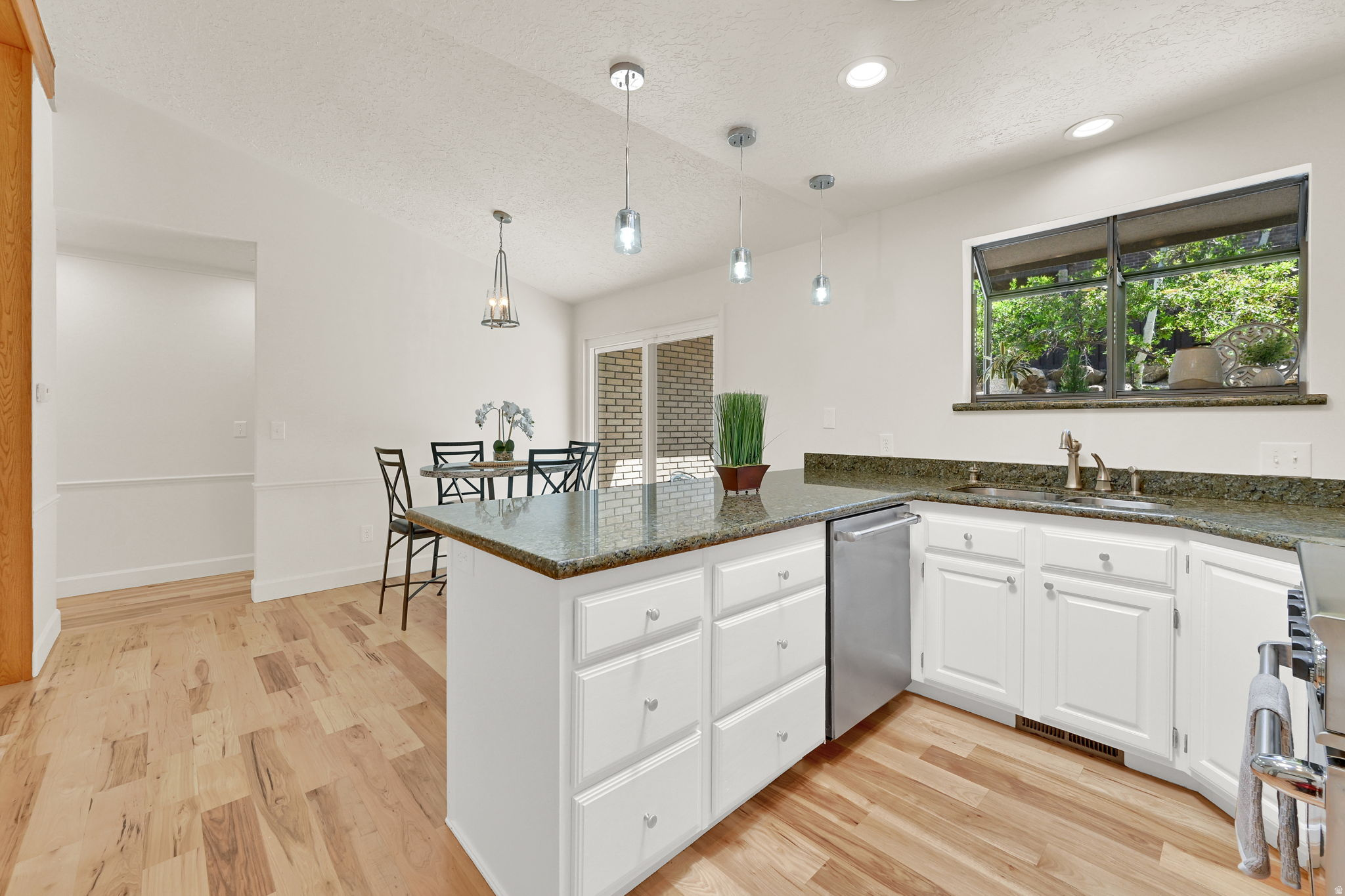 KNOLLWOOD - Residential