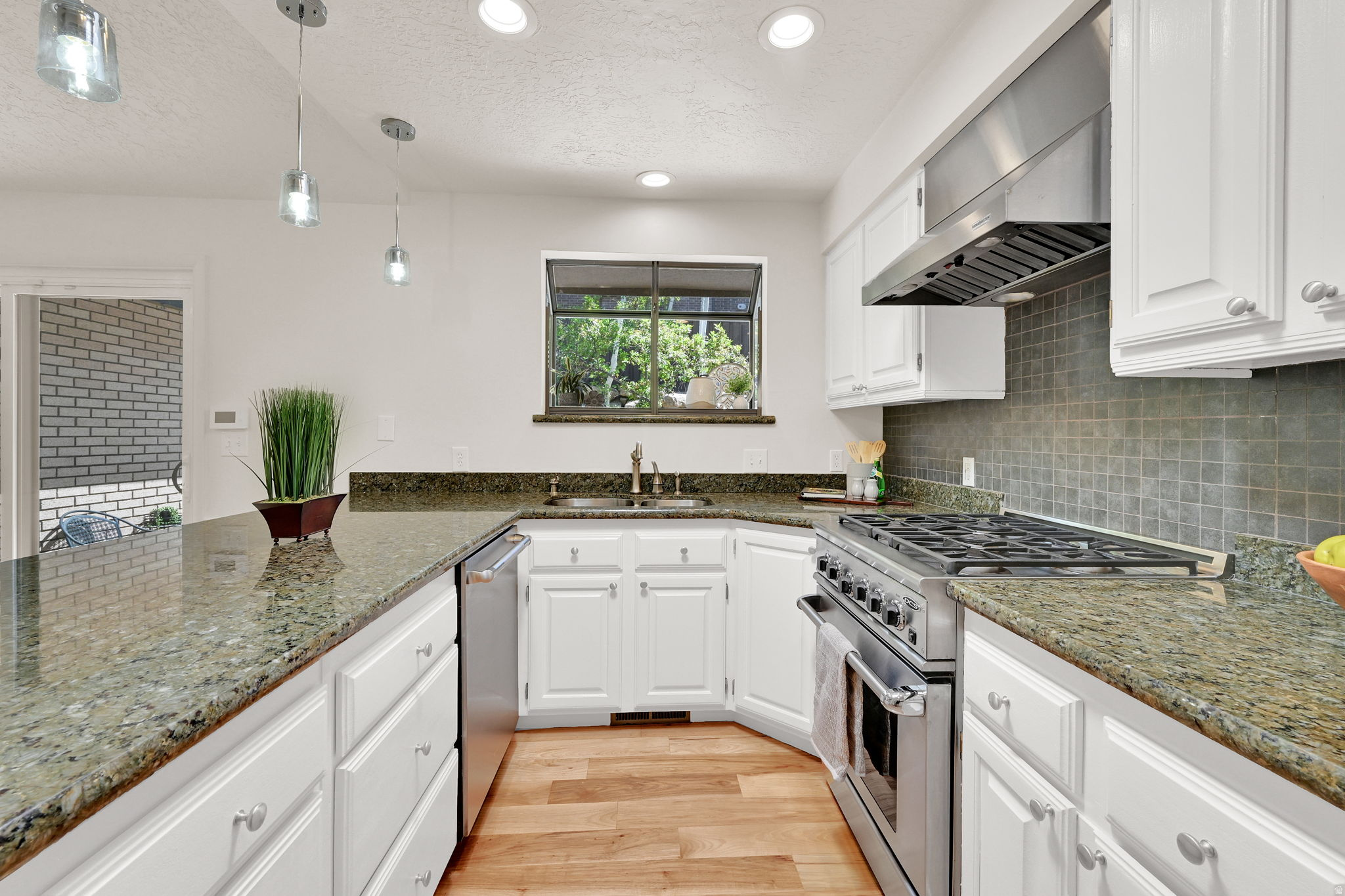 KNOLLWOOD - Residential