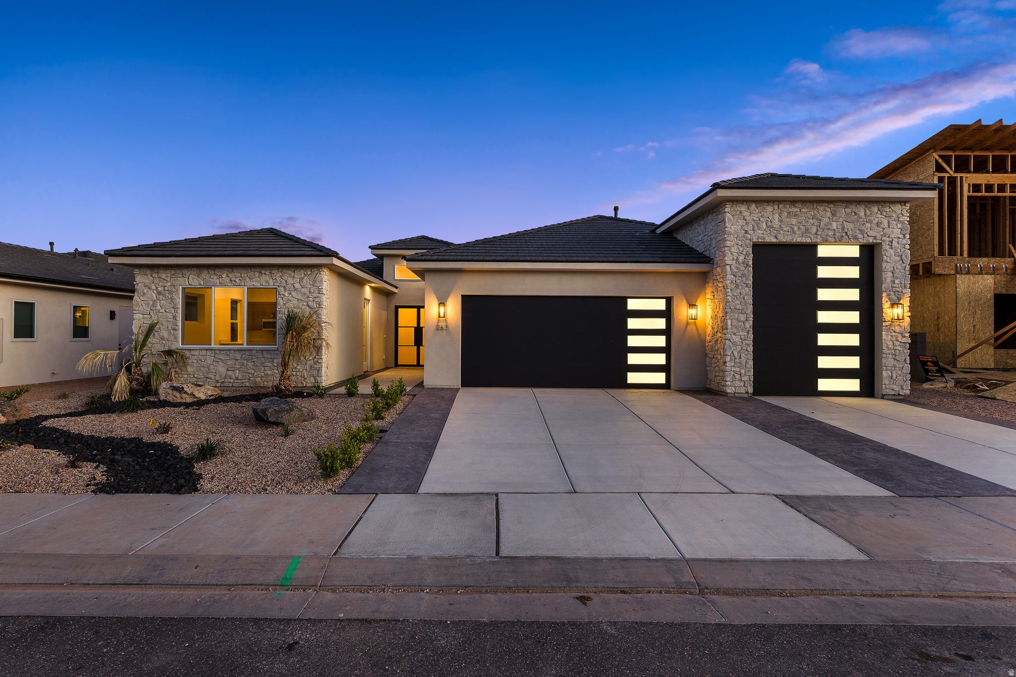 FALCON RIDGE - Residential