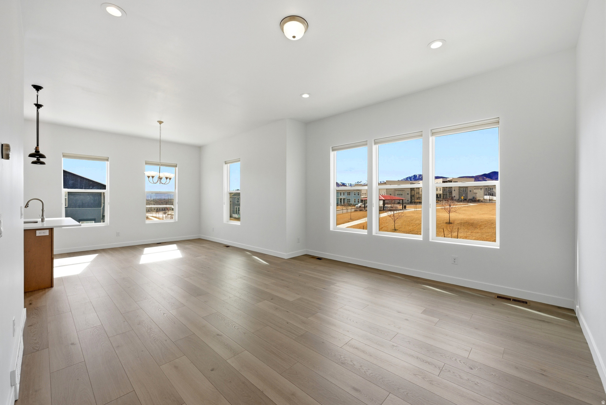 OQUIRRH WEST - Residential