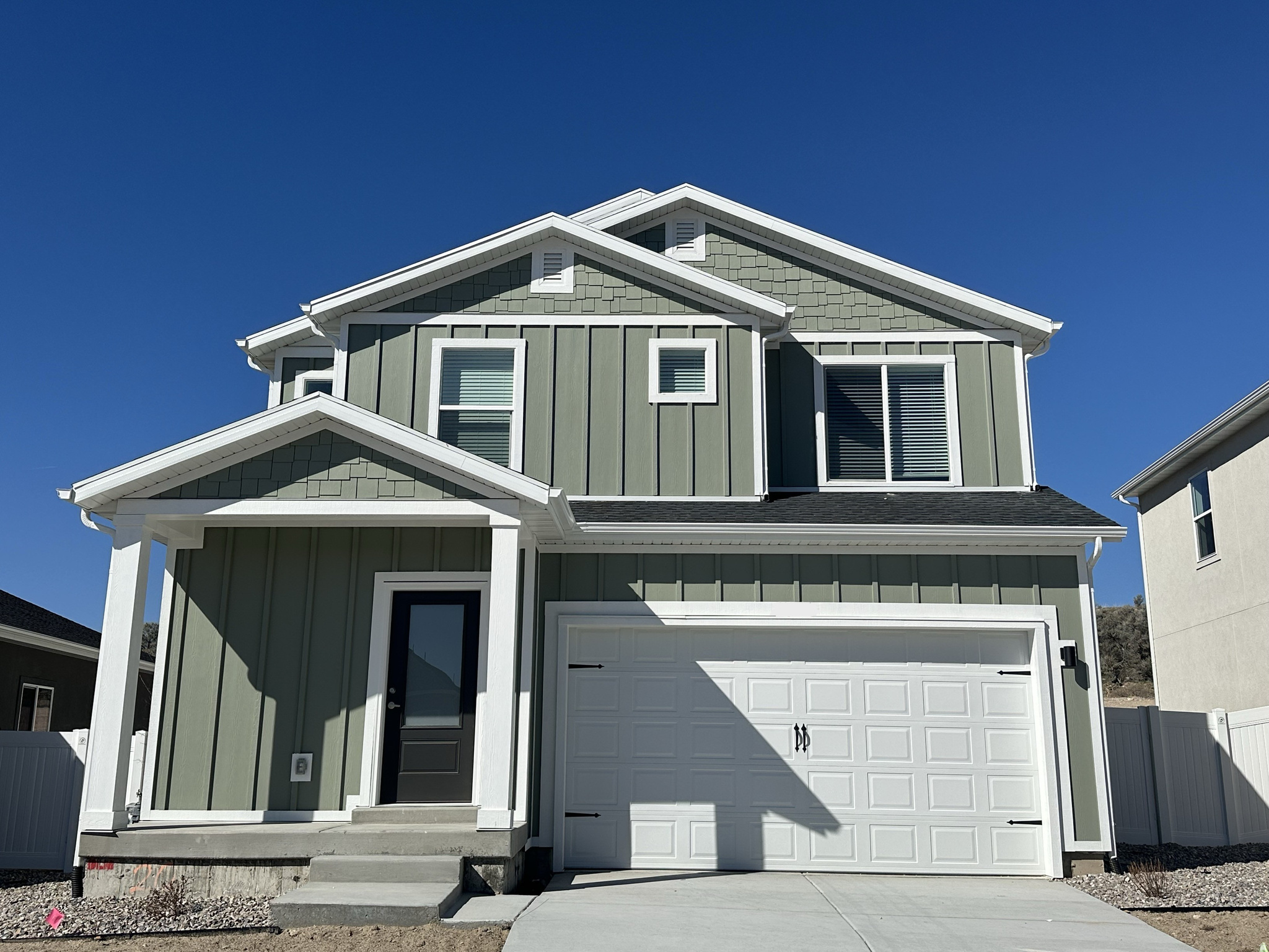 Full fenced yard! Beautiful views! Quiet neighborhood! Front-yard landscaping done for you! Come have some fun looking at houses!
