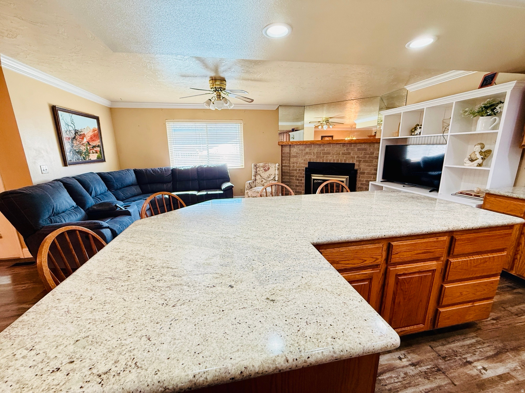 MILESTONE CONDO - Residential
