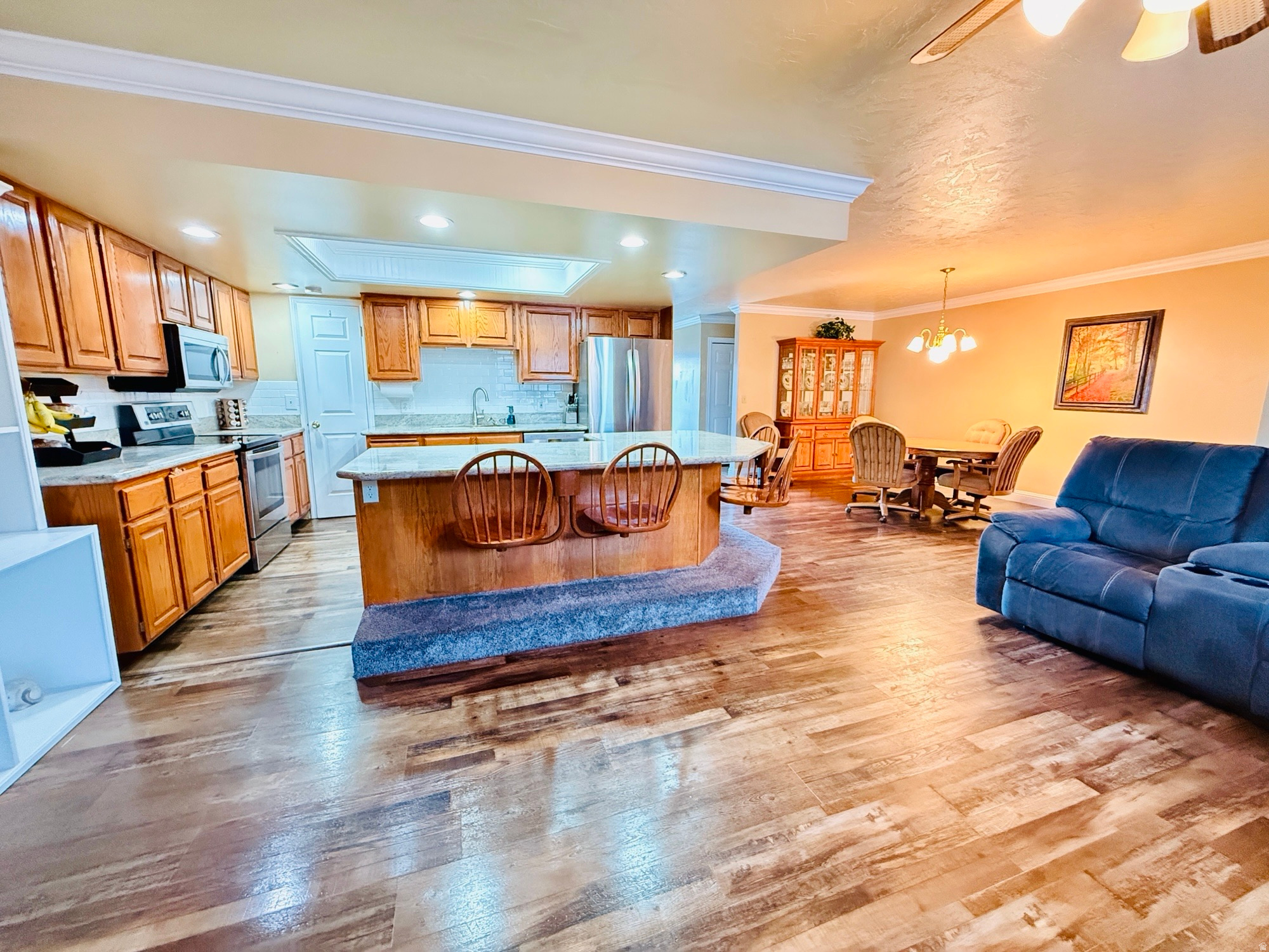 MILESTONE CONDO - Residential