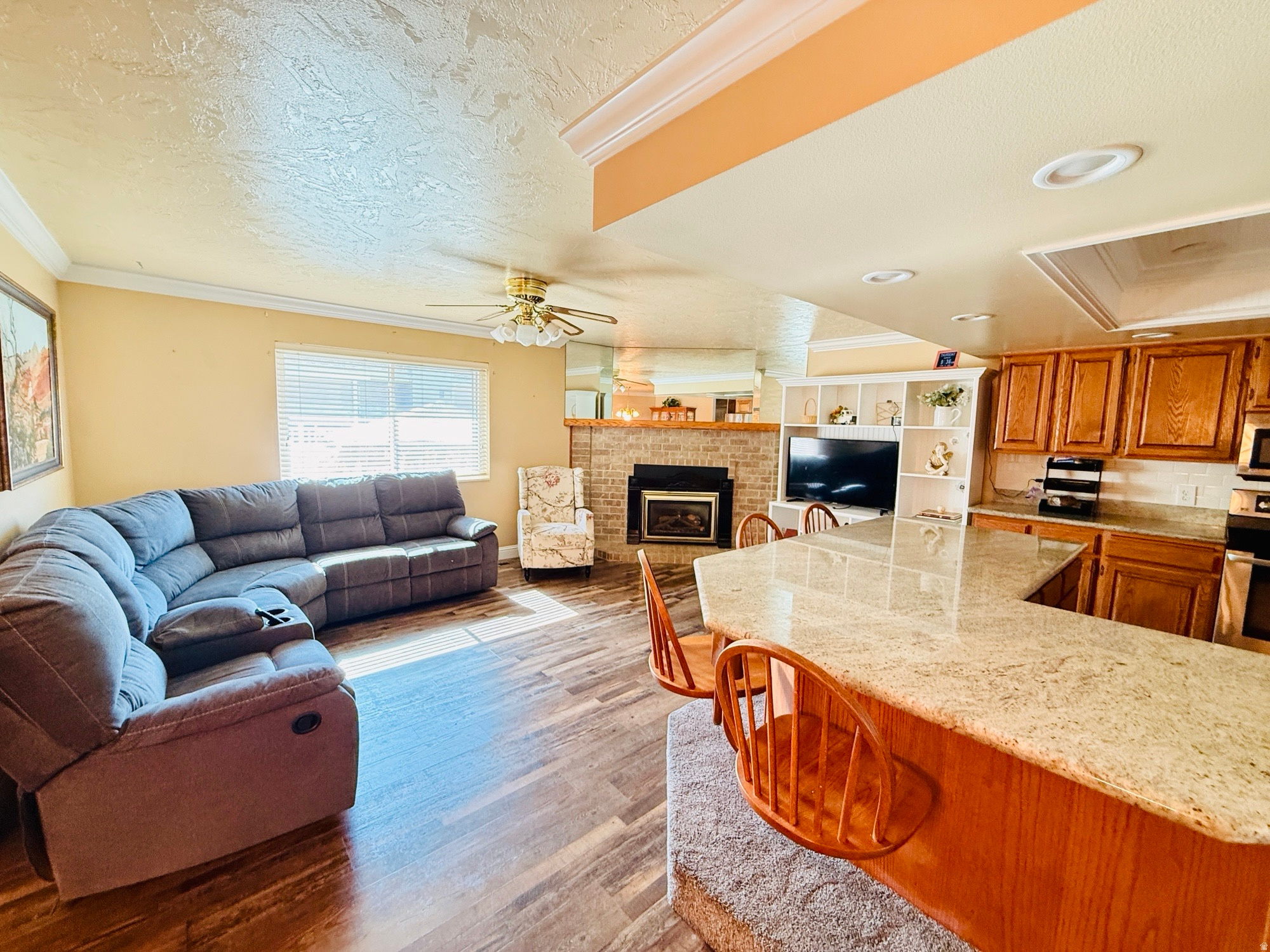 MILESTONE CONDO - Residential