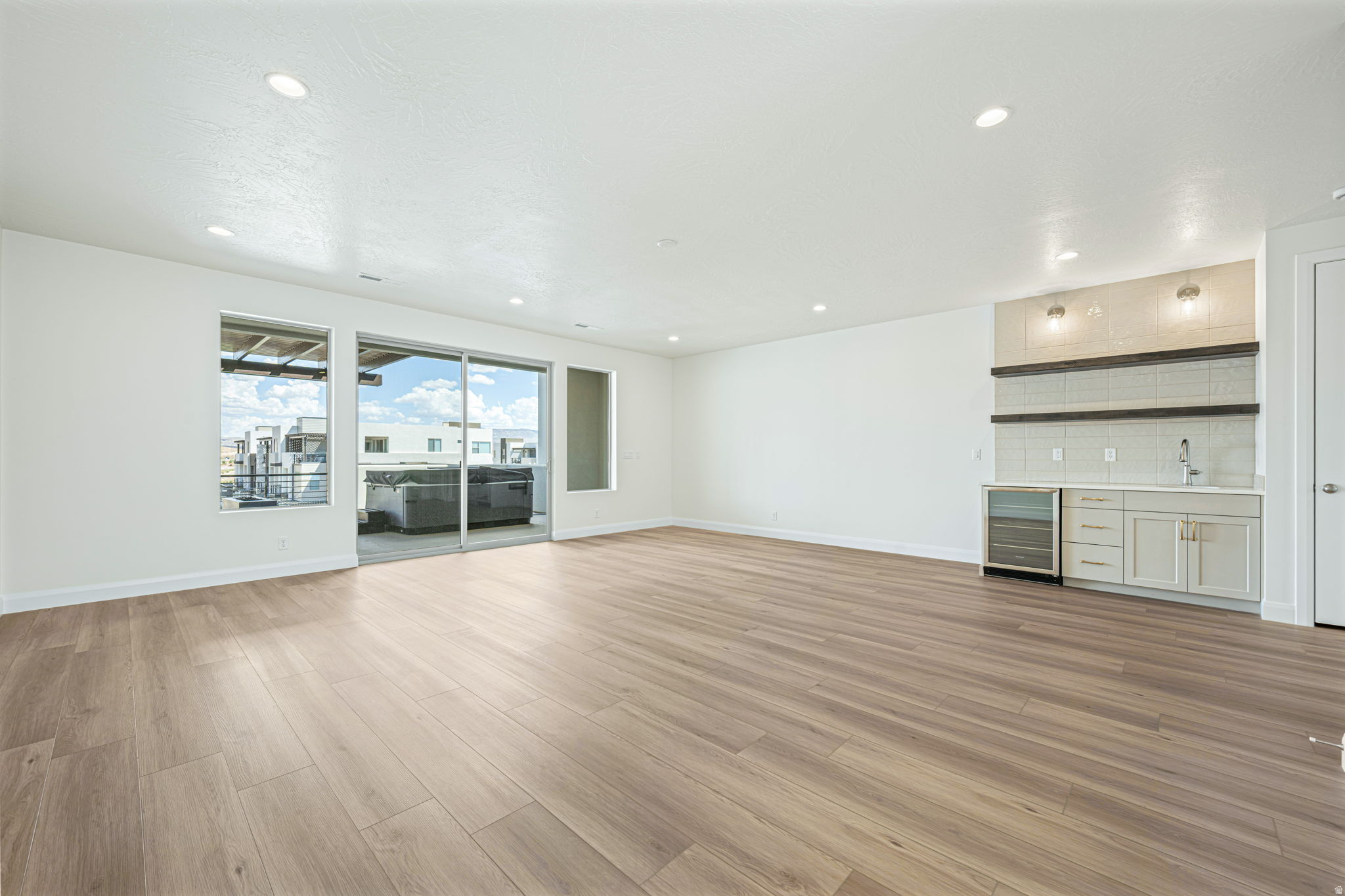ATKINVILLE TOWNHOMES AT DESERT COLOR - Residential