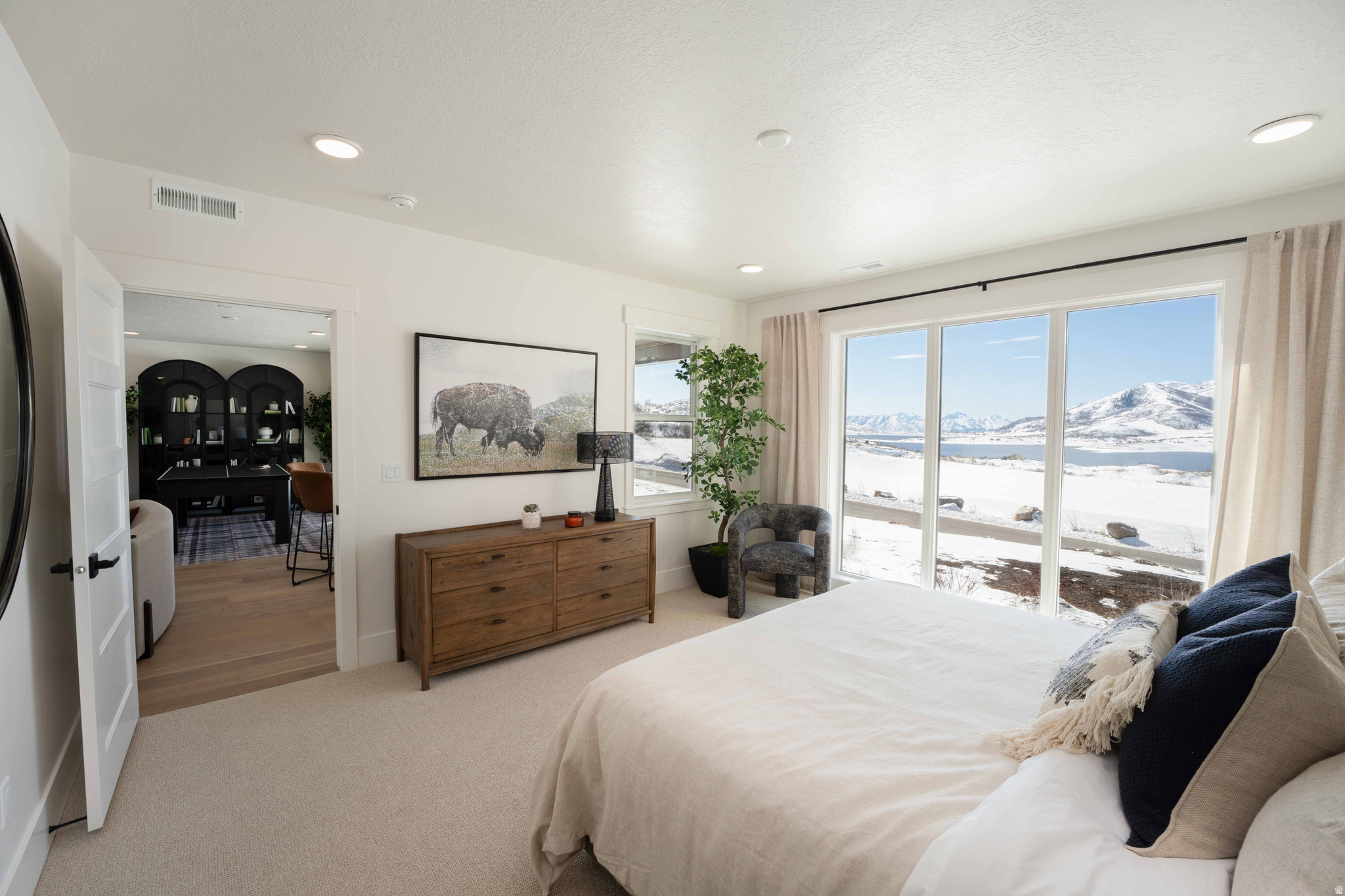 SHORELINE - Residential