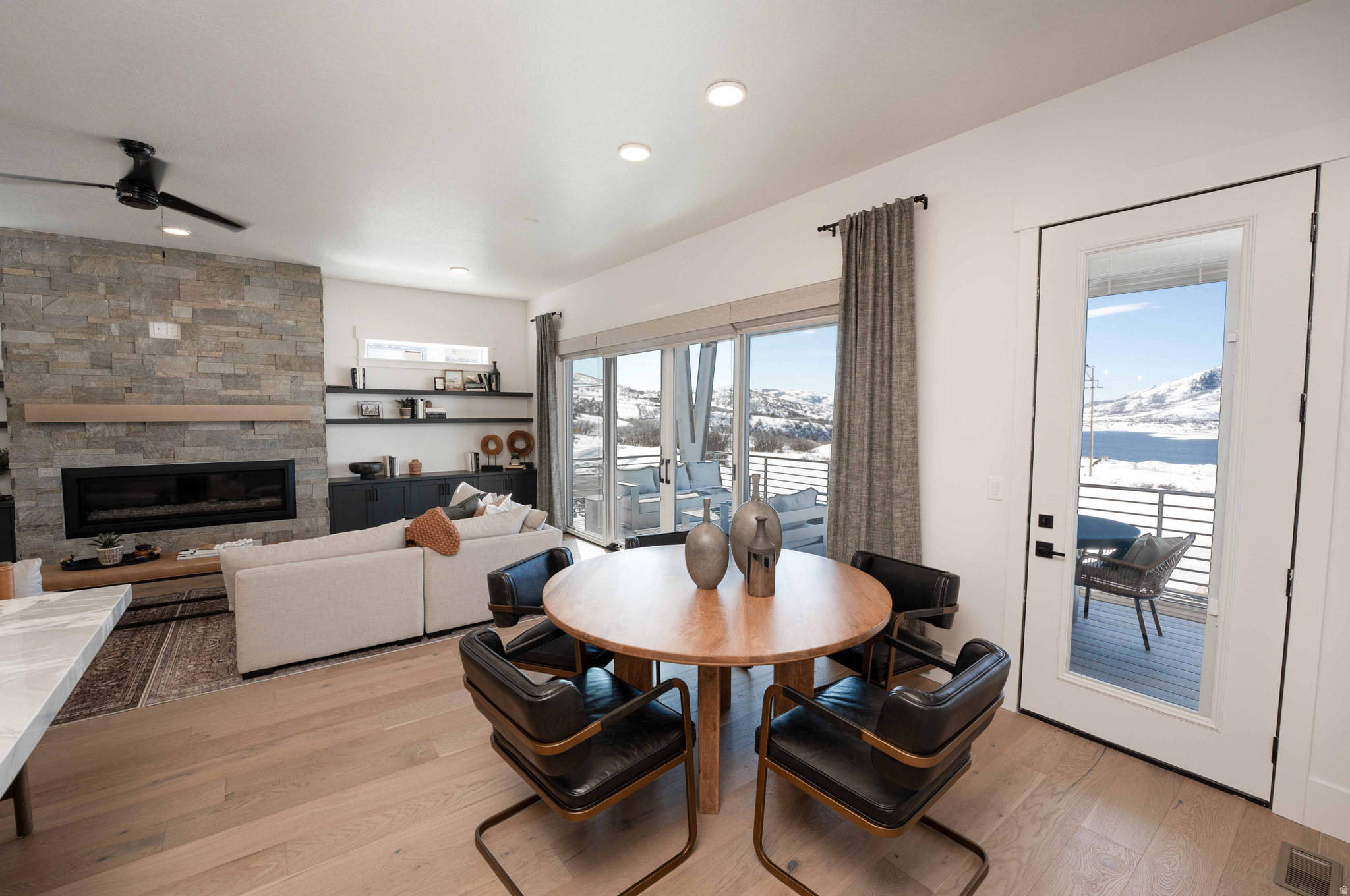 SHORELINE - Residential