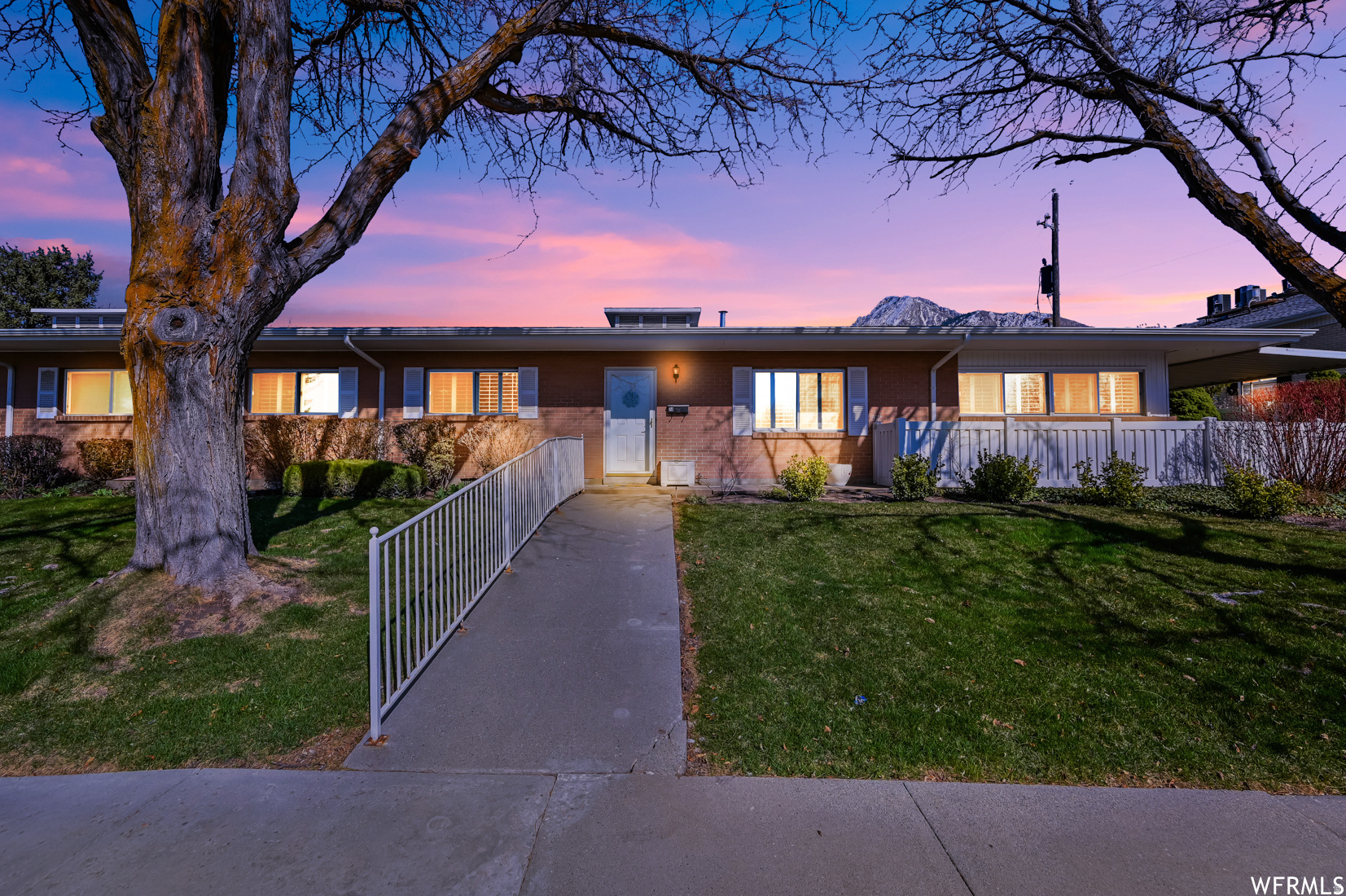 CARRIAGE LANE - Residential