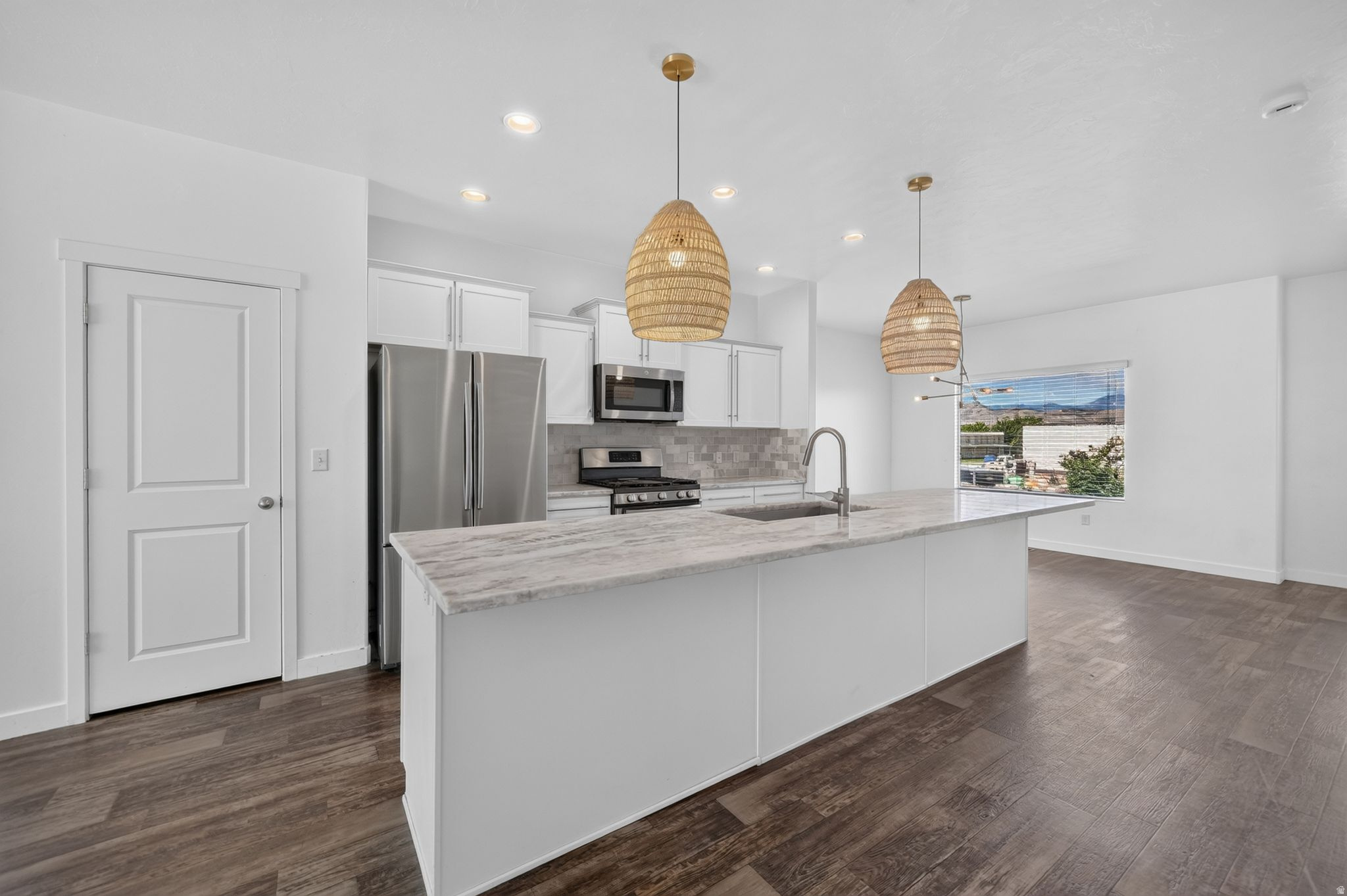 MARKETPLACE ACLAIME - Residential