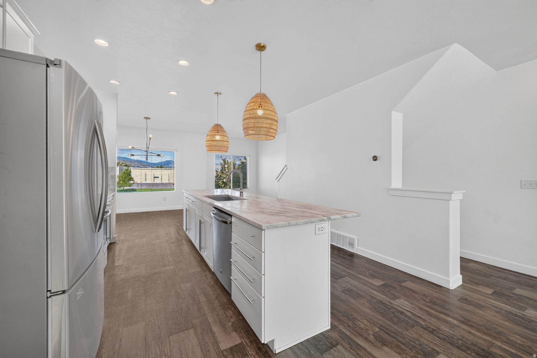 MARKETPLACE ACLAIME - Residential