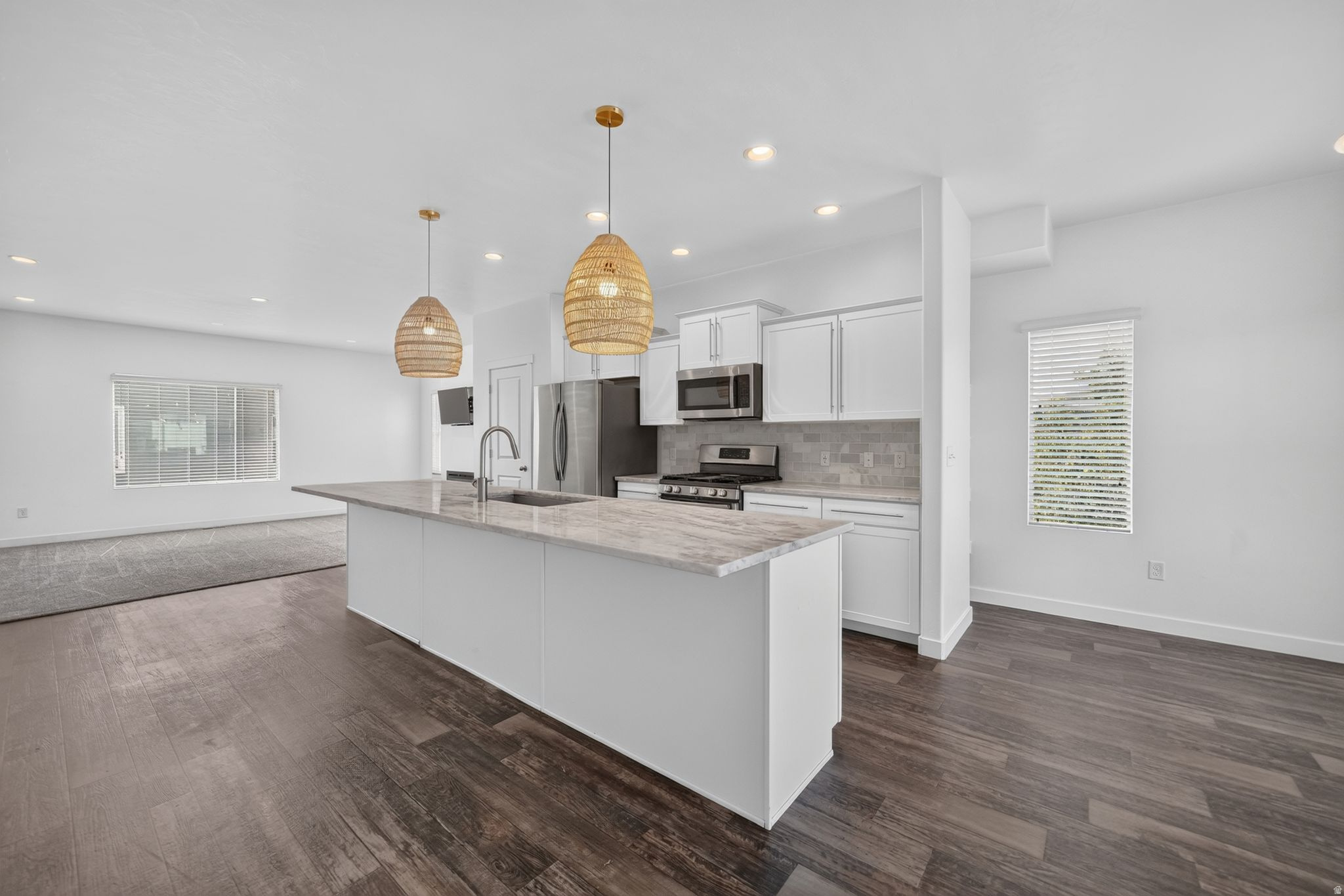 MARKETPLACE ACLAIME - Residential