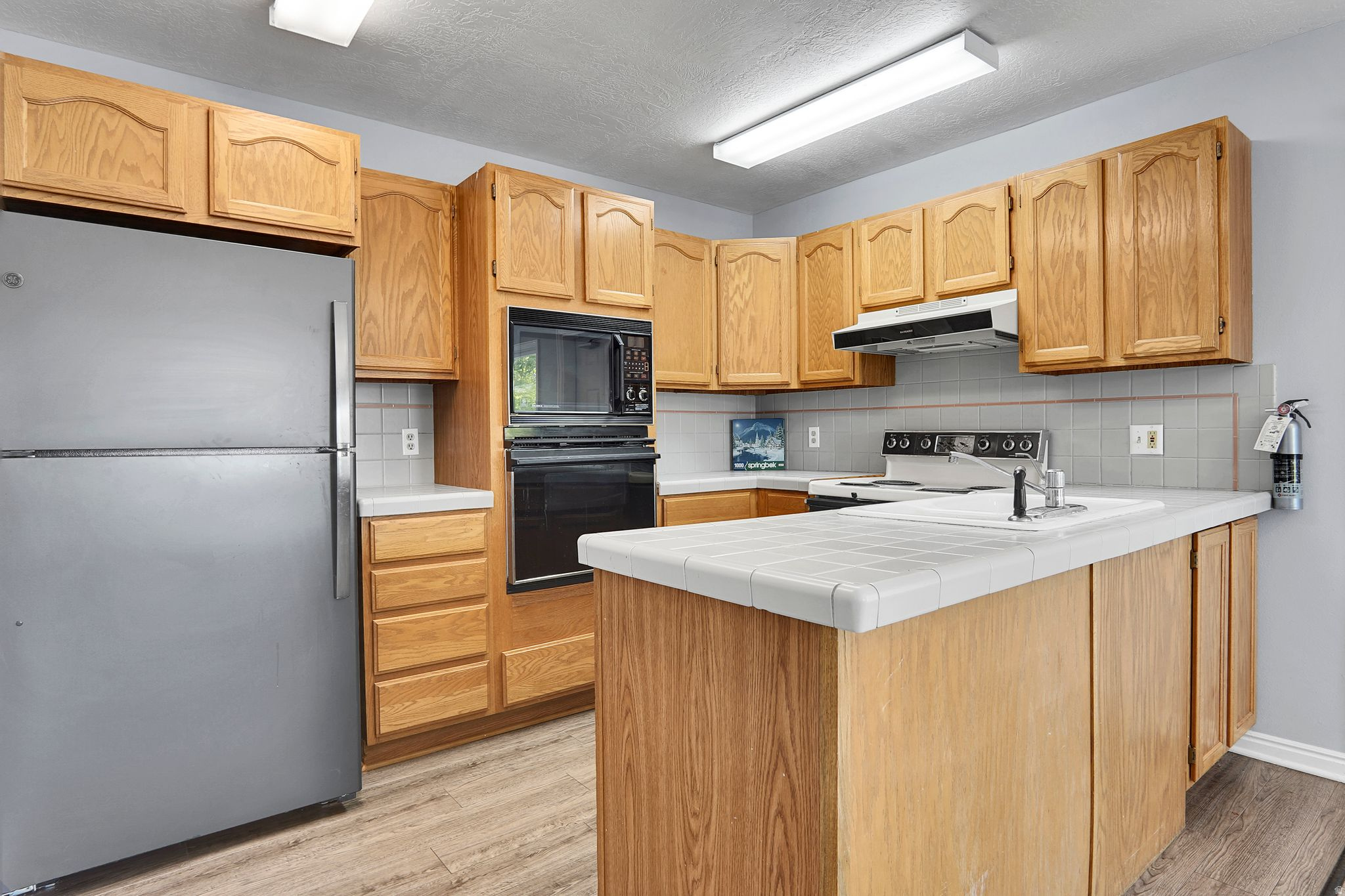 SWISS OAKS - Residential