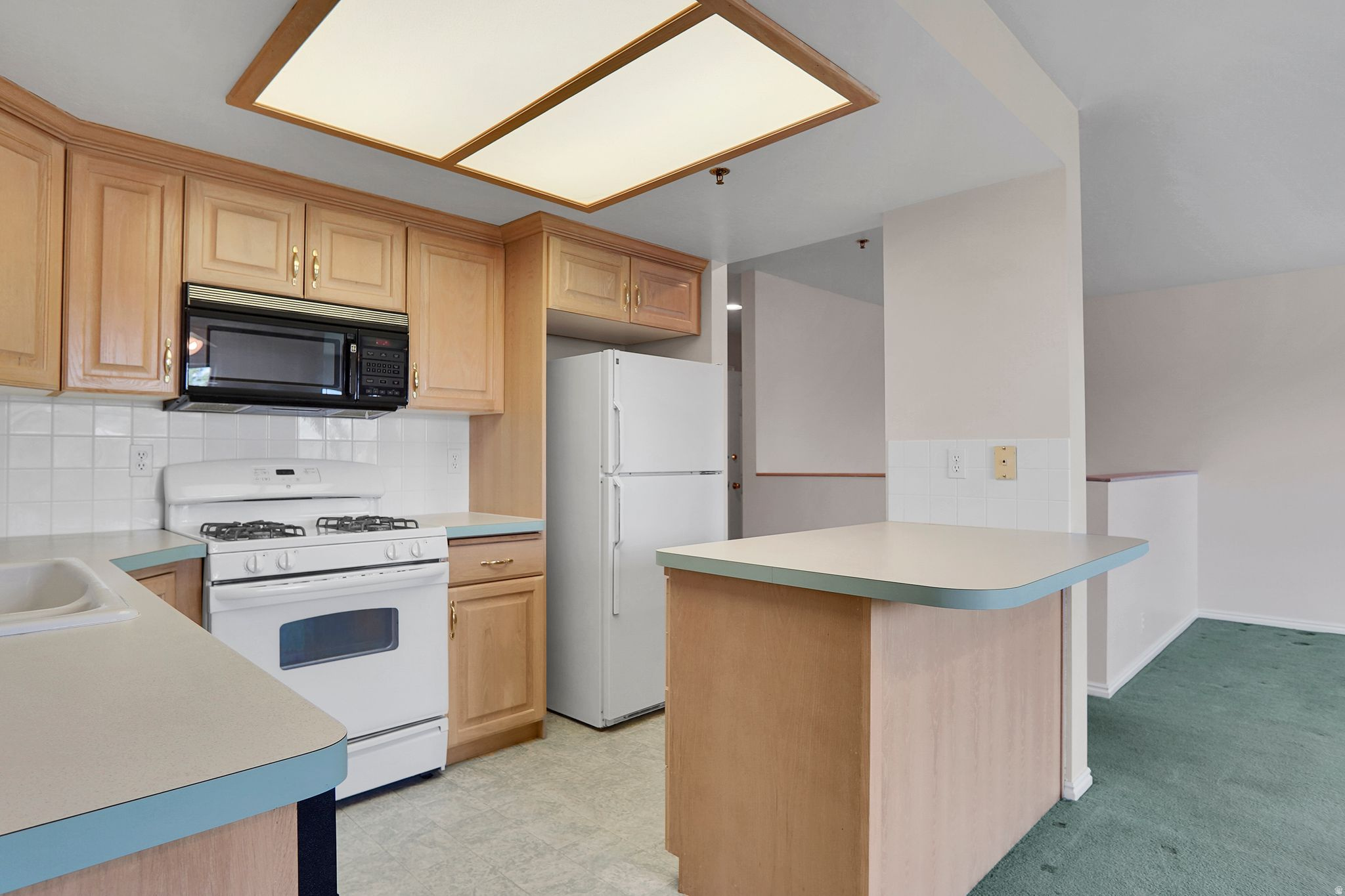 SWISS OAKS - Residential
