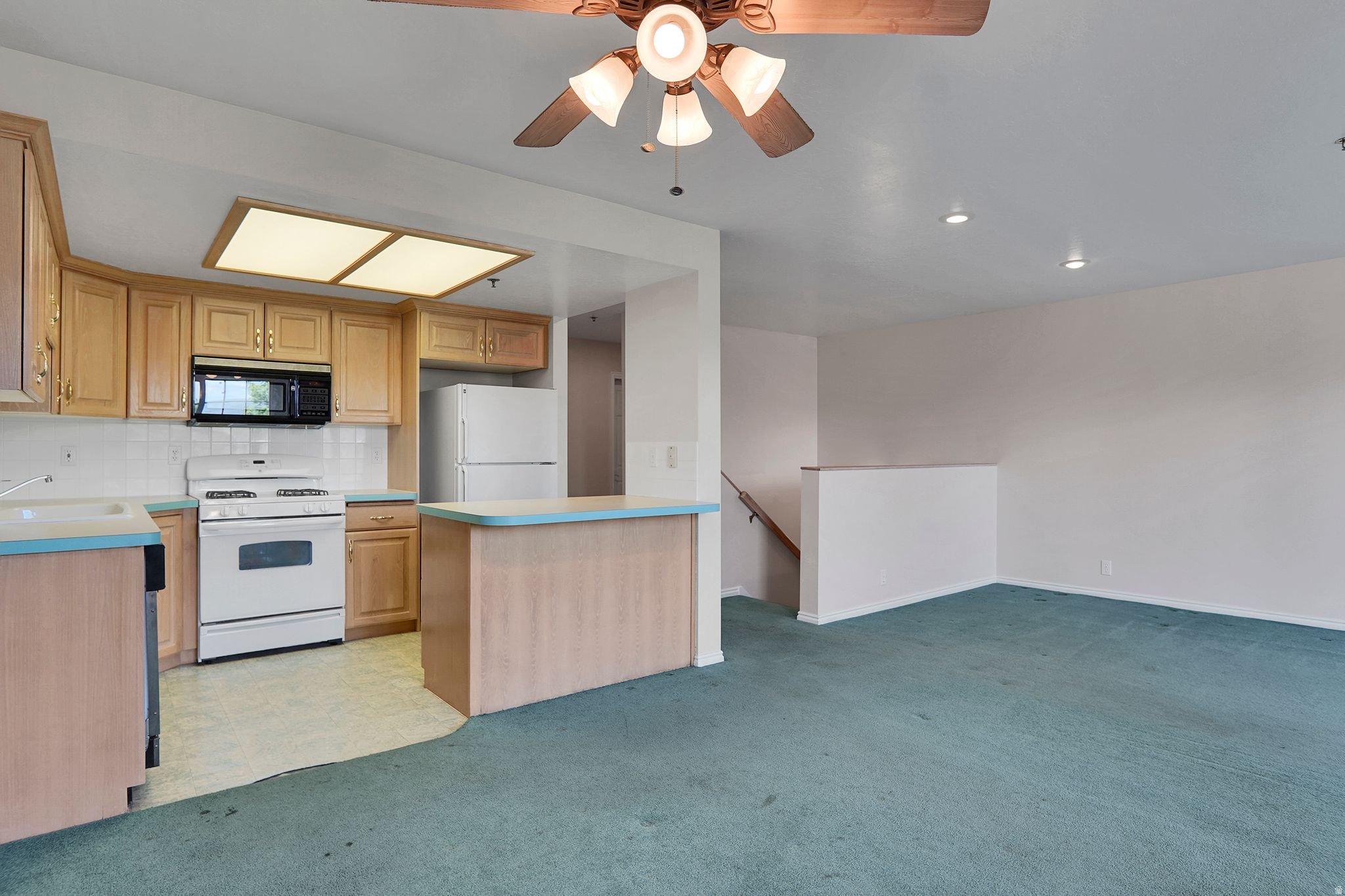 SWISS OAKS - Residential