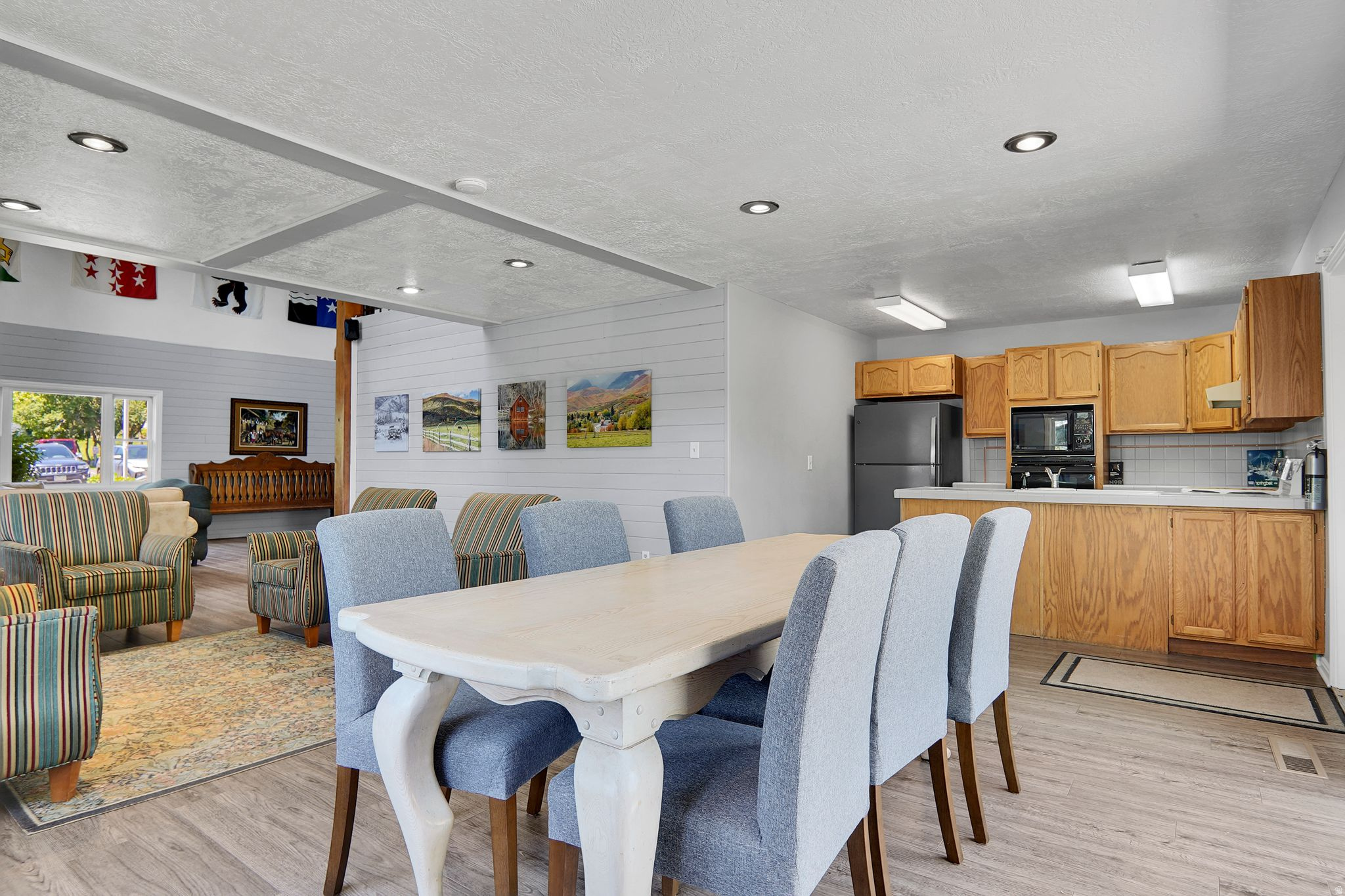 SWISS OAKS - Residential