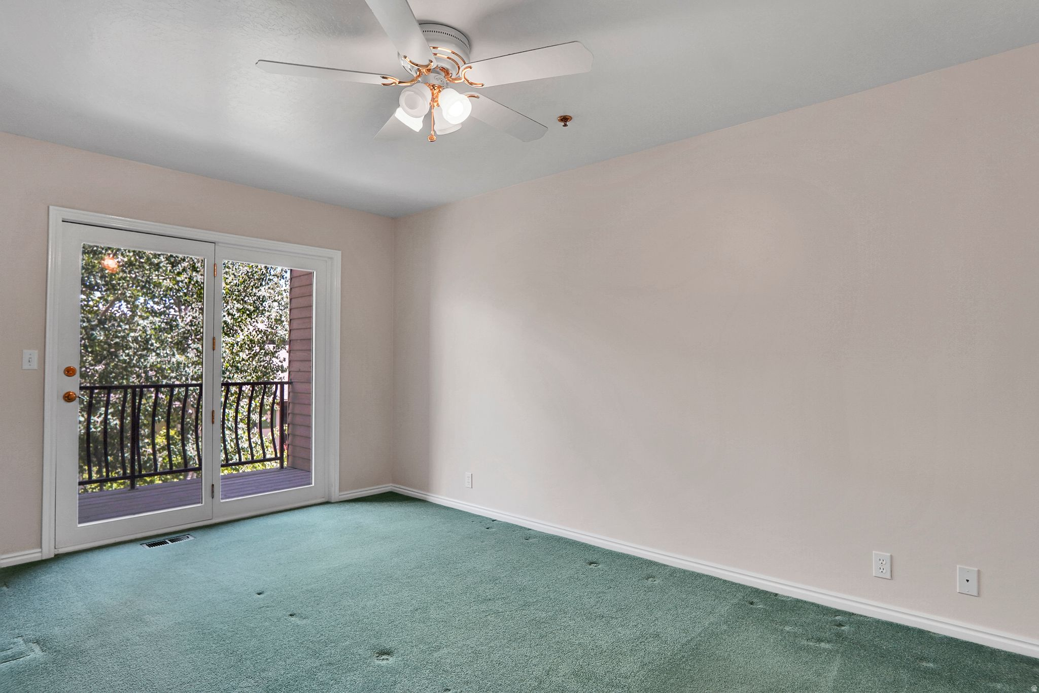 SWISS OAKS - Residential
