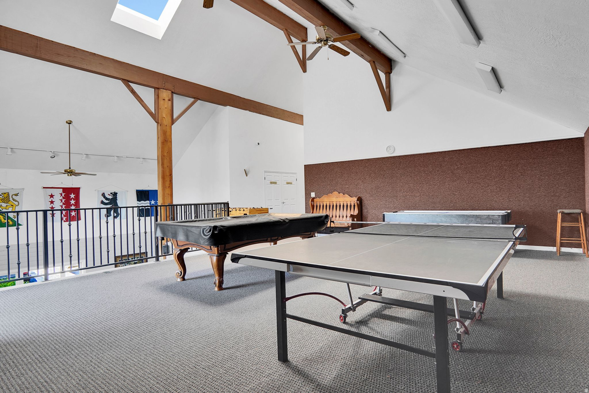 SWISS OAKS - Residential