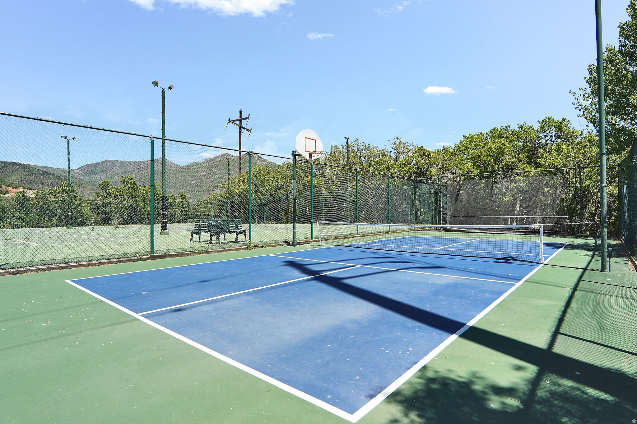 SWISS OAKS - Residential