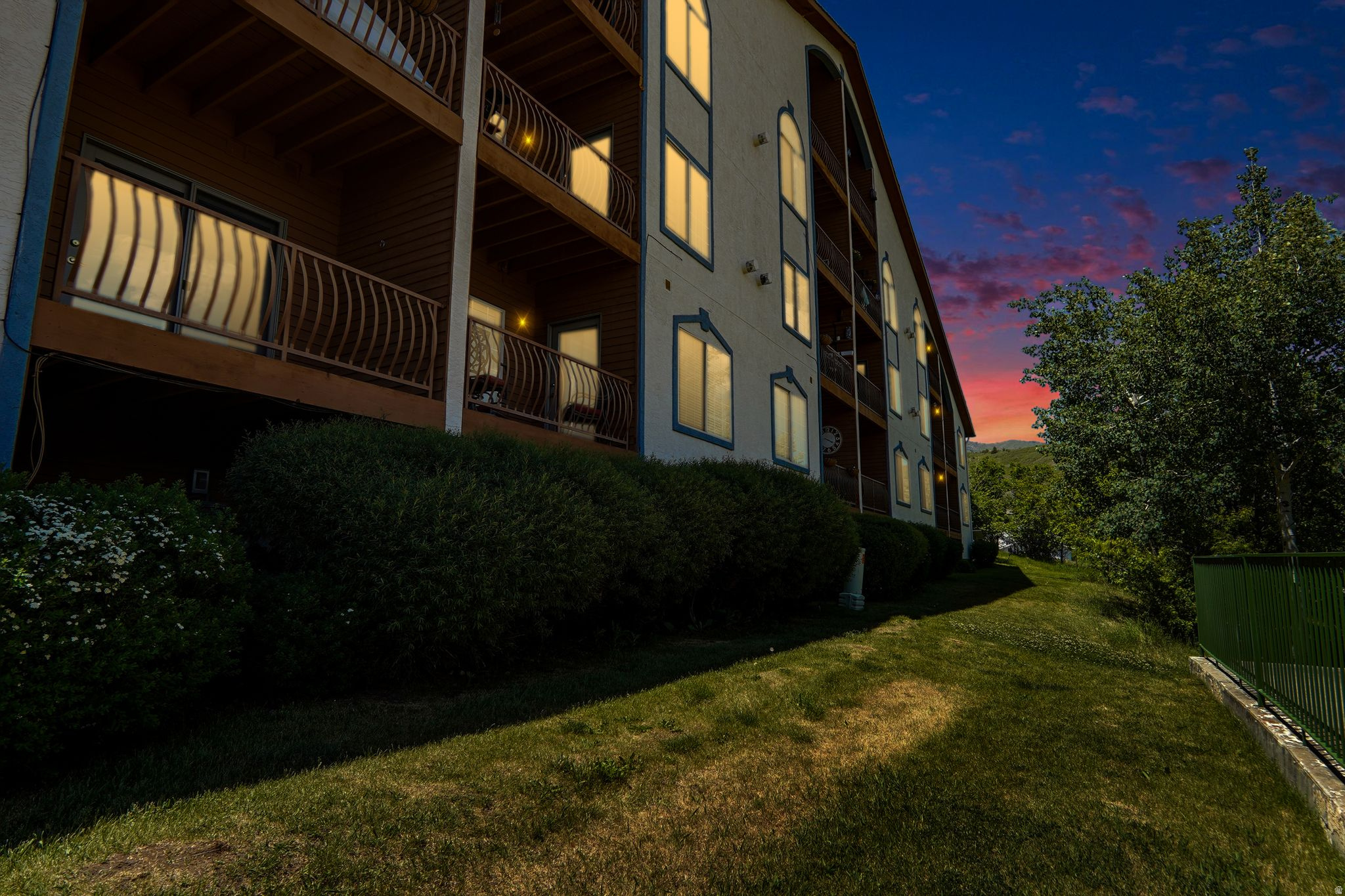 SWISS OAKS - Residential
