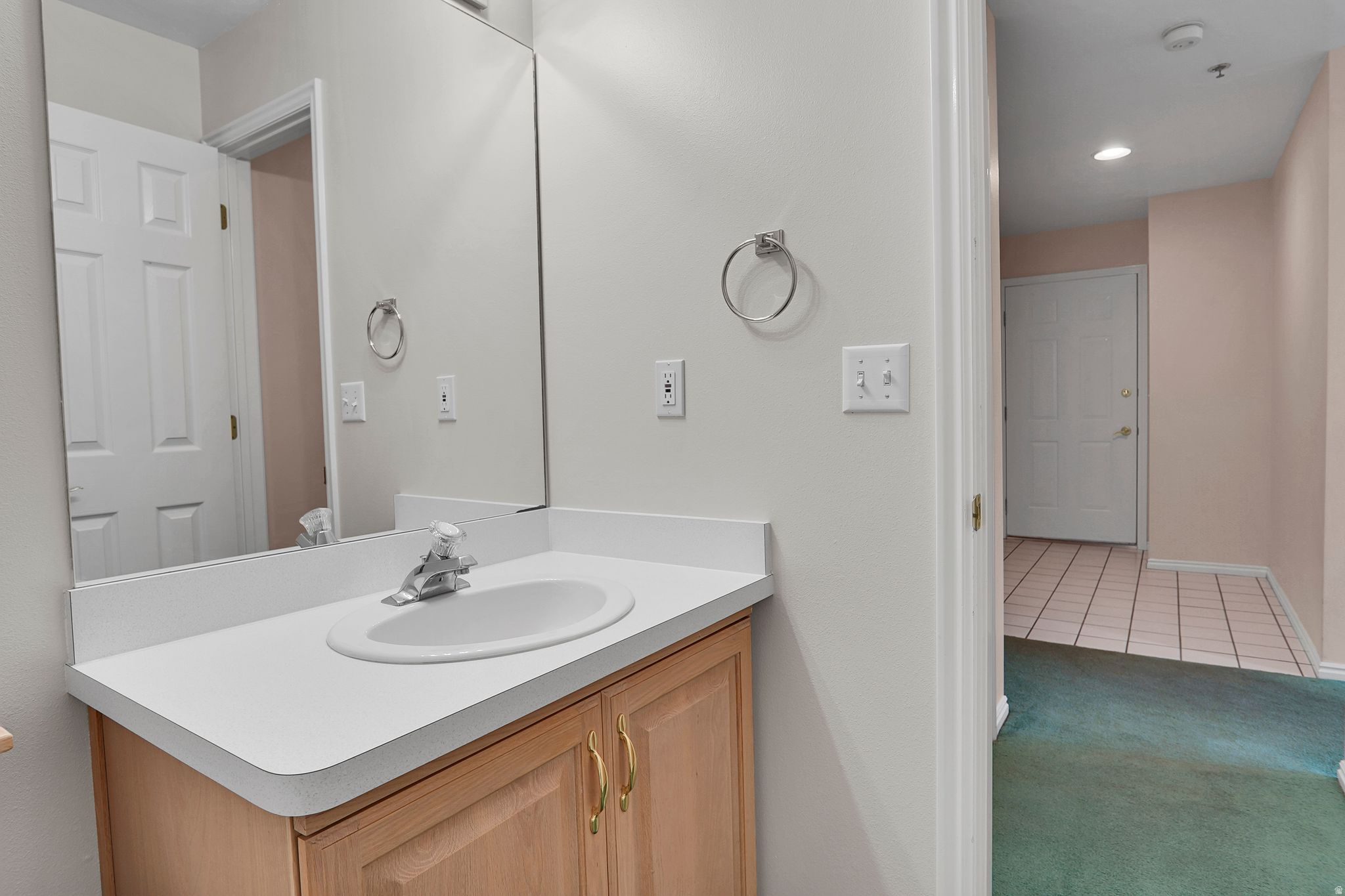 SWISS OAKS - Residential