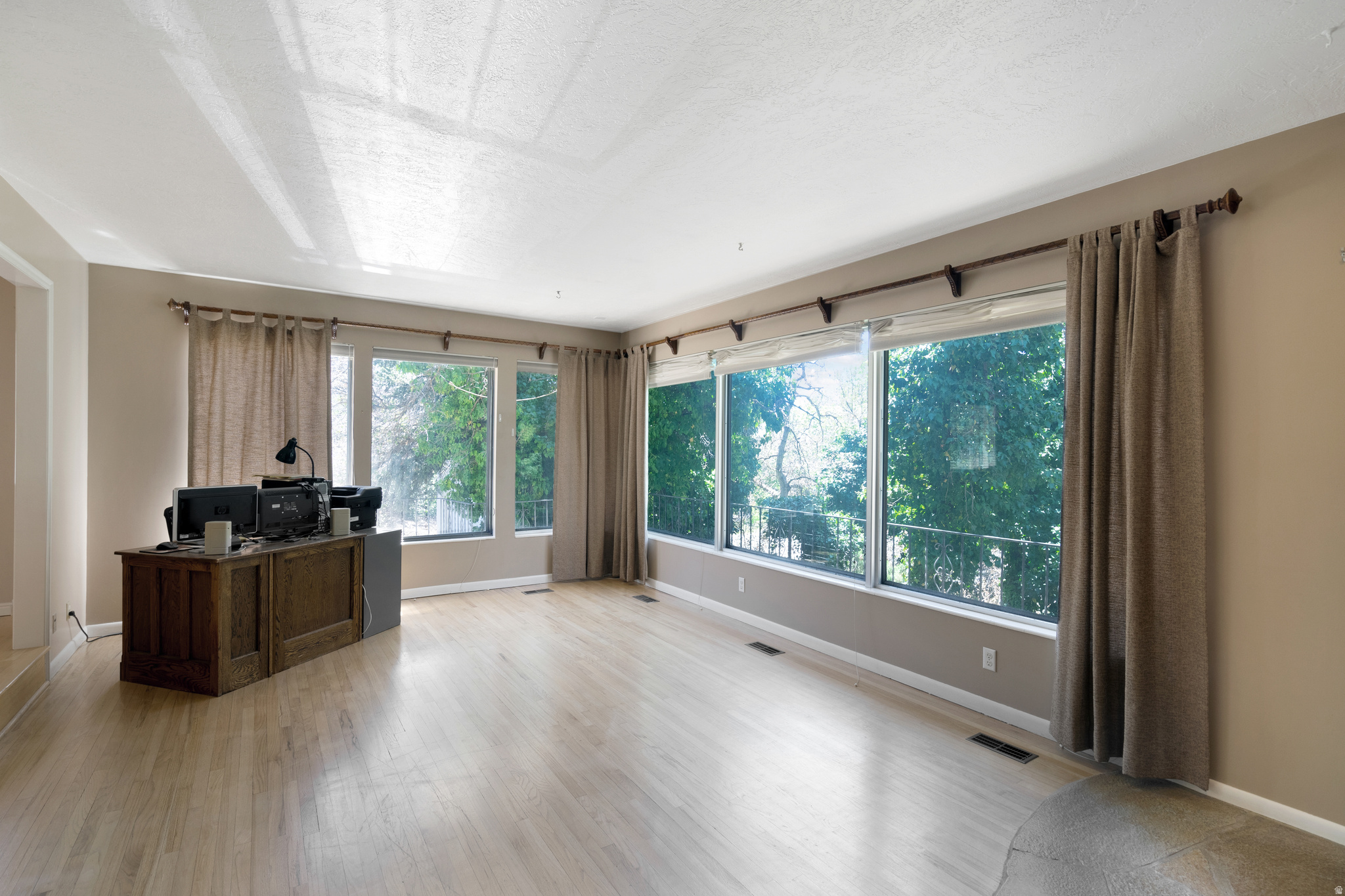 WOODLAND ESTATES - Residential