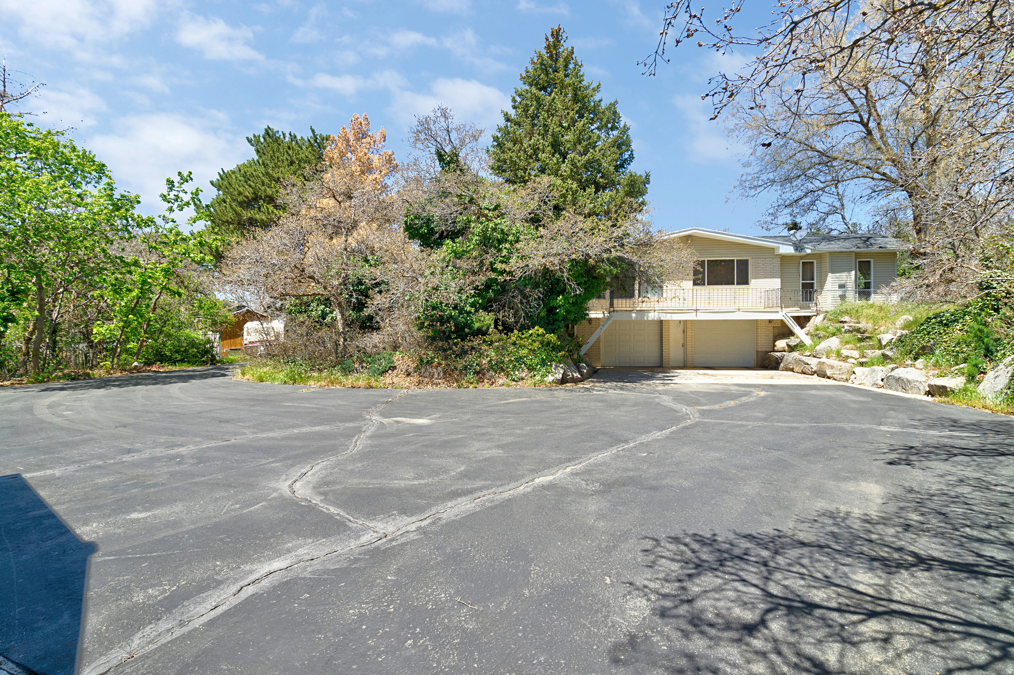 WOODLAND ESTATES - Residential
