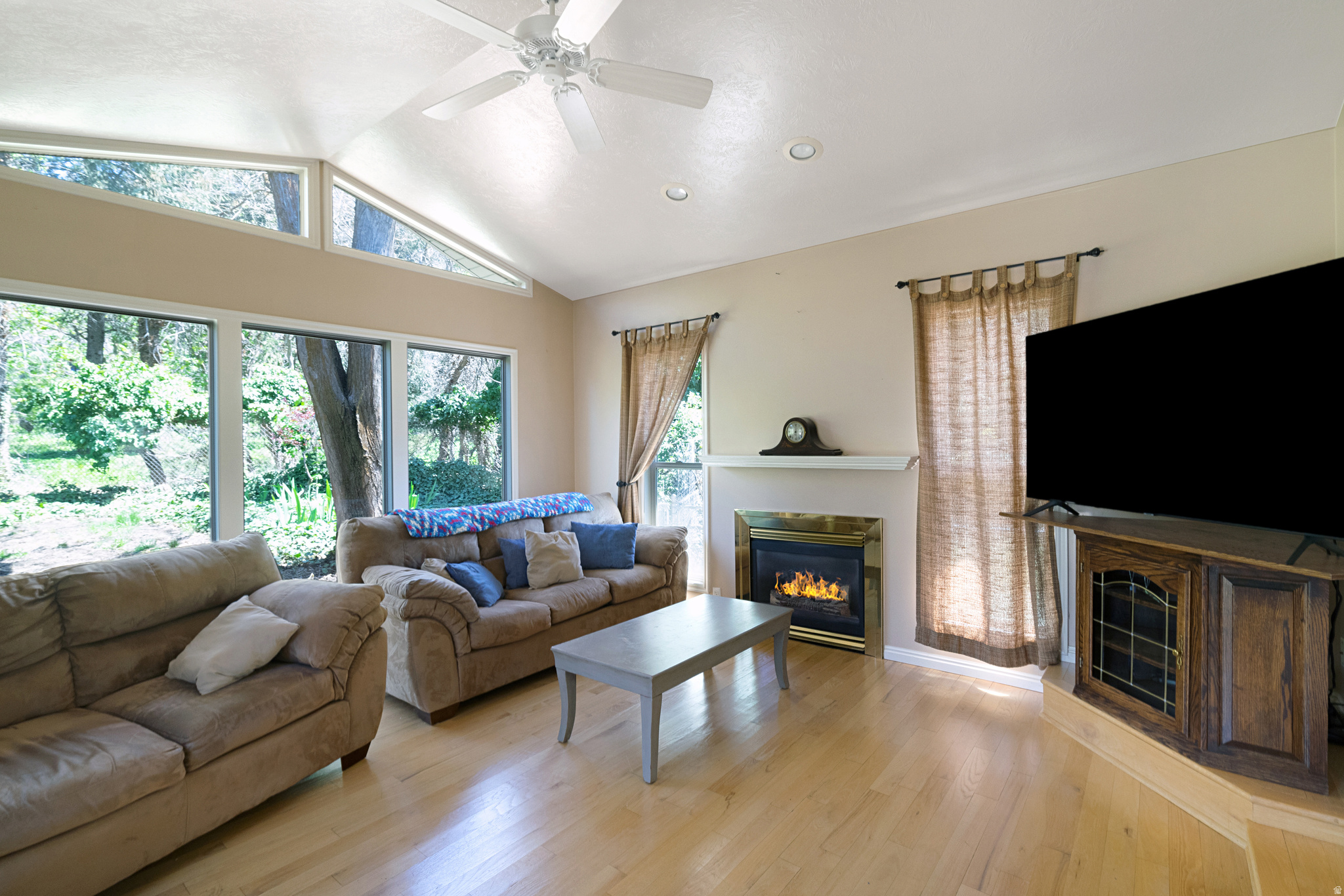 WOODLAND ESTATES - Residential