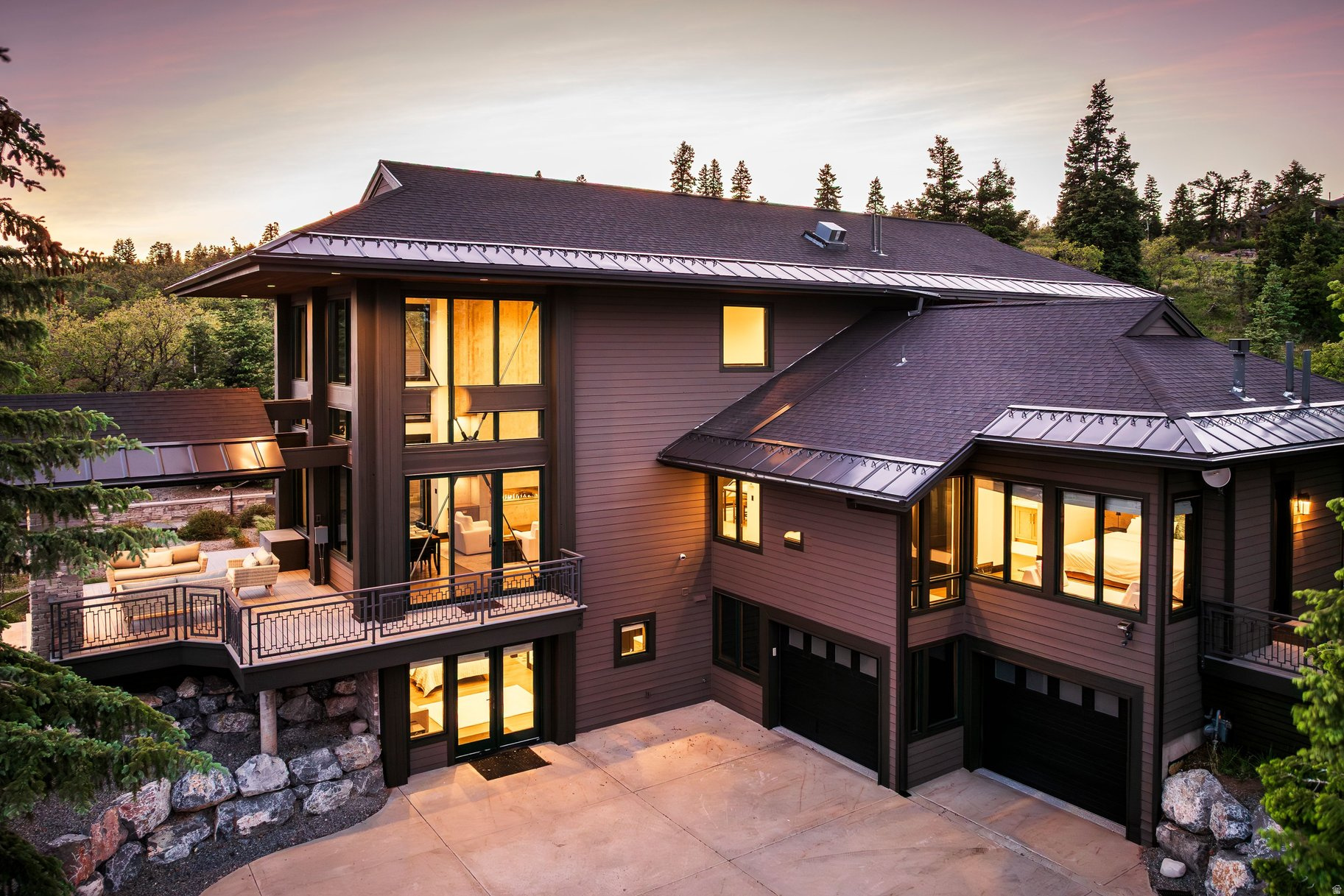 RED HAWK - Residential