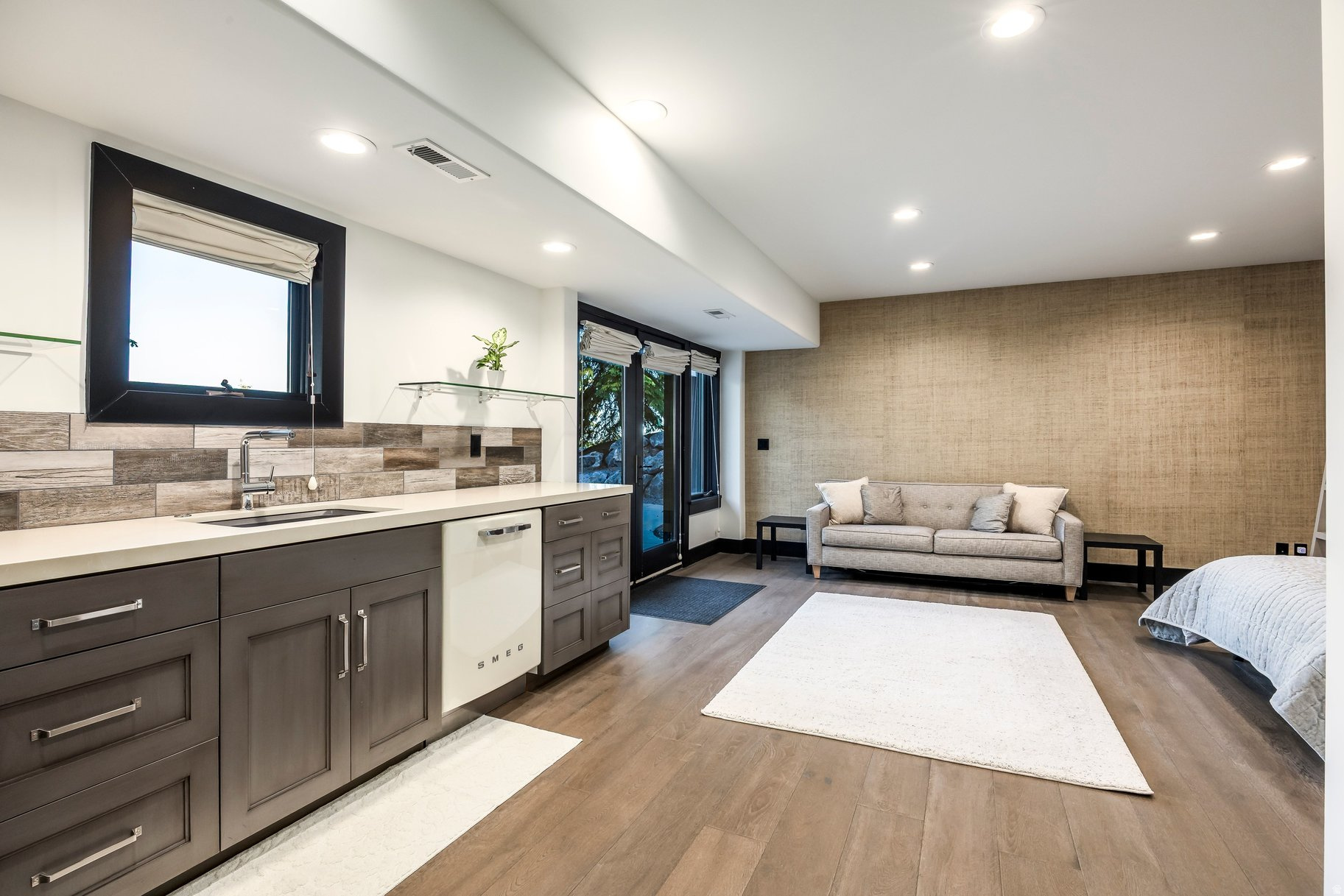 RED HAWK - Residential