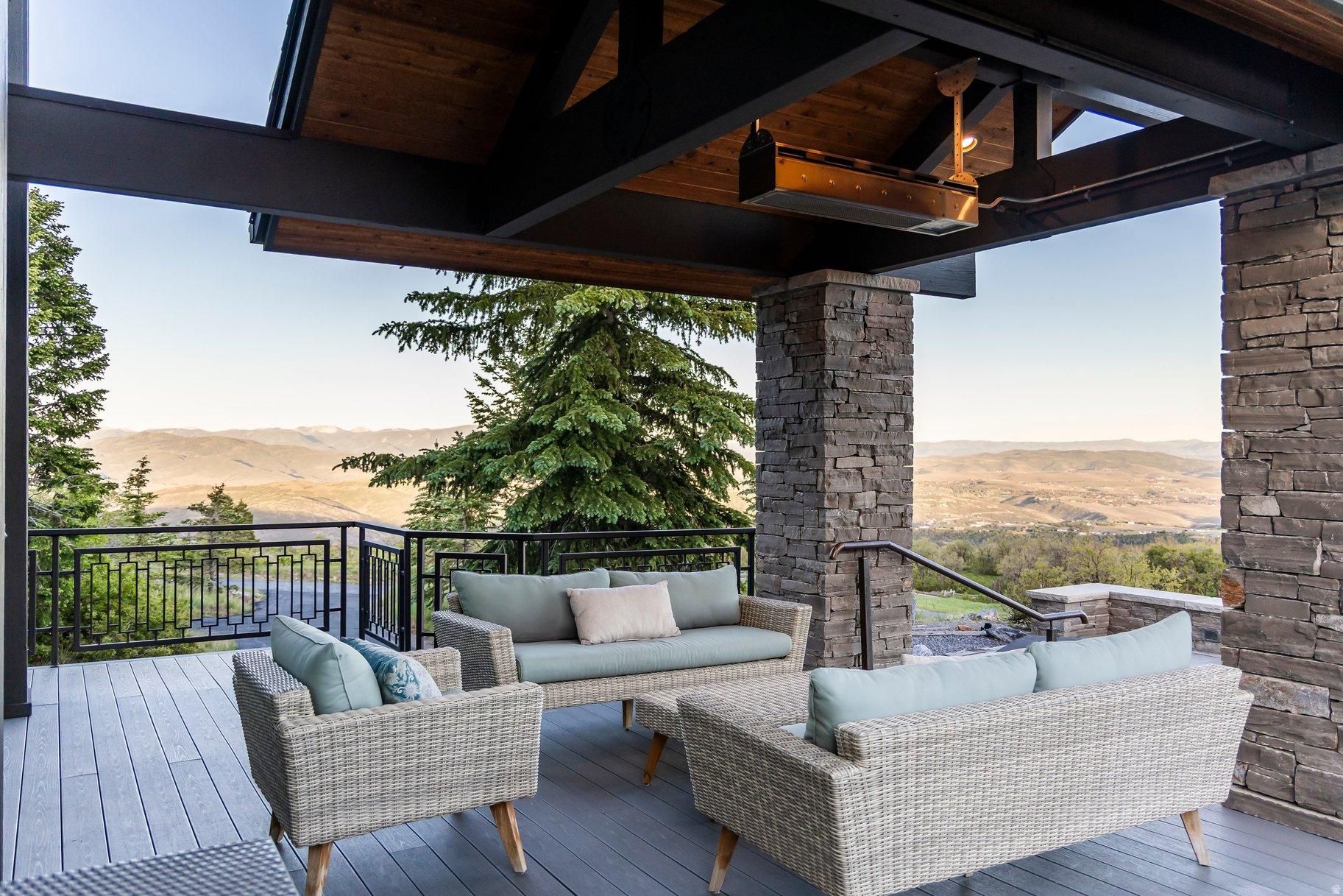 RED HAWK - Residential