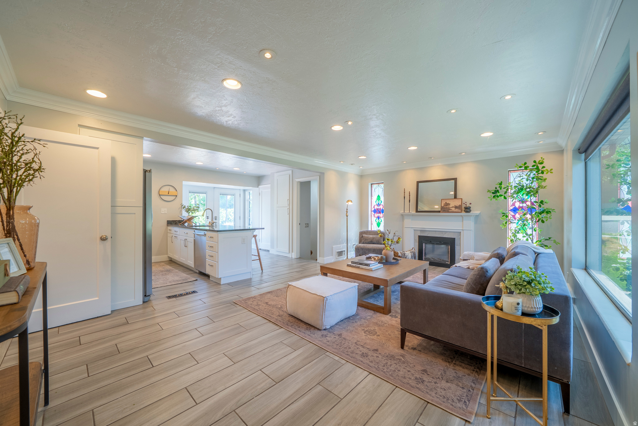 COUNTRY CLUB HEIGHTS - Residential