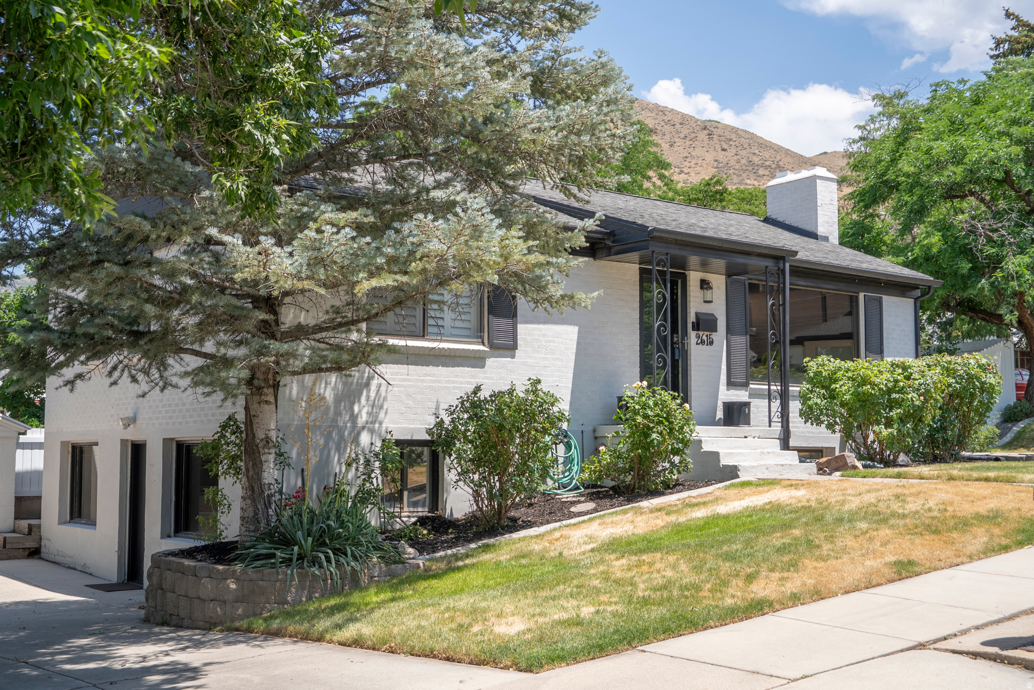 COUNTRY CLUB HEIGHTS - Residential