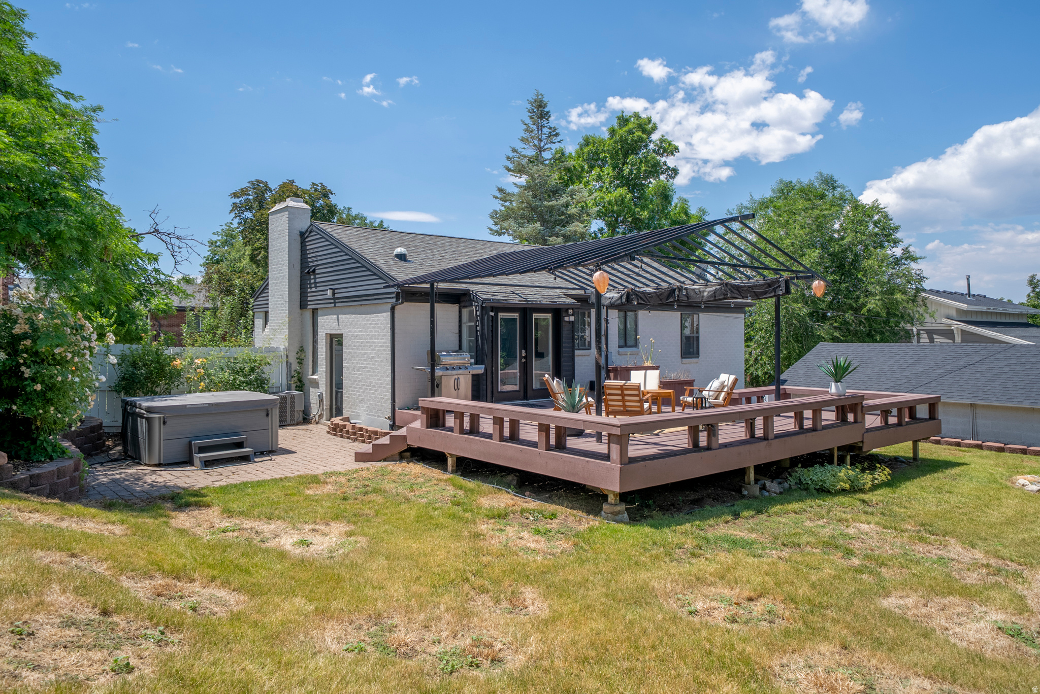 COUNTRY CLUB HEIGHTS - Residential