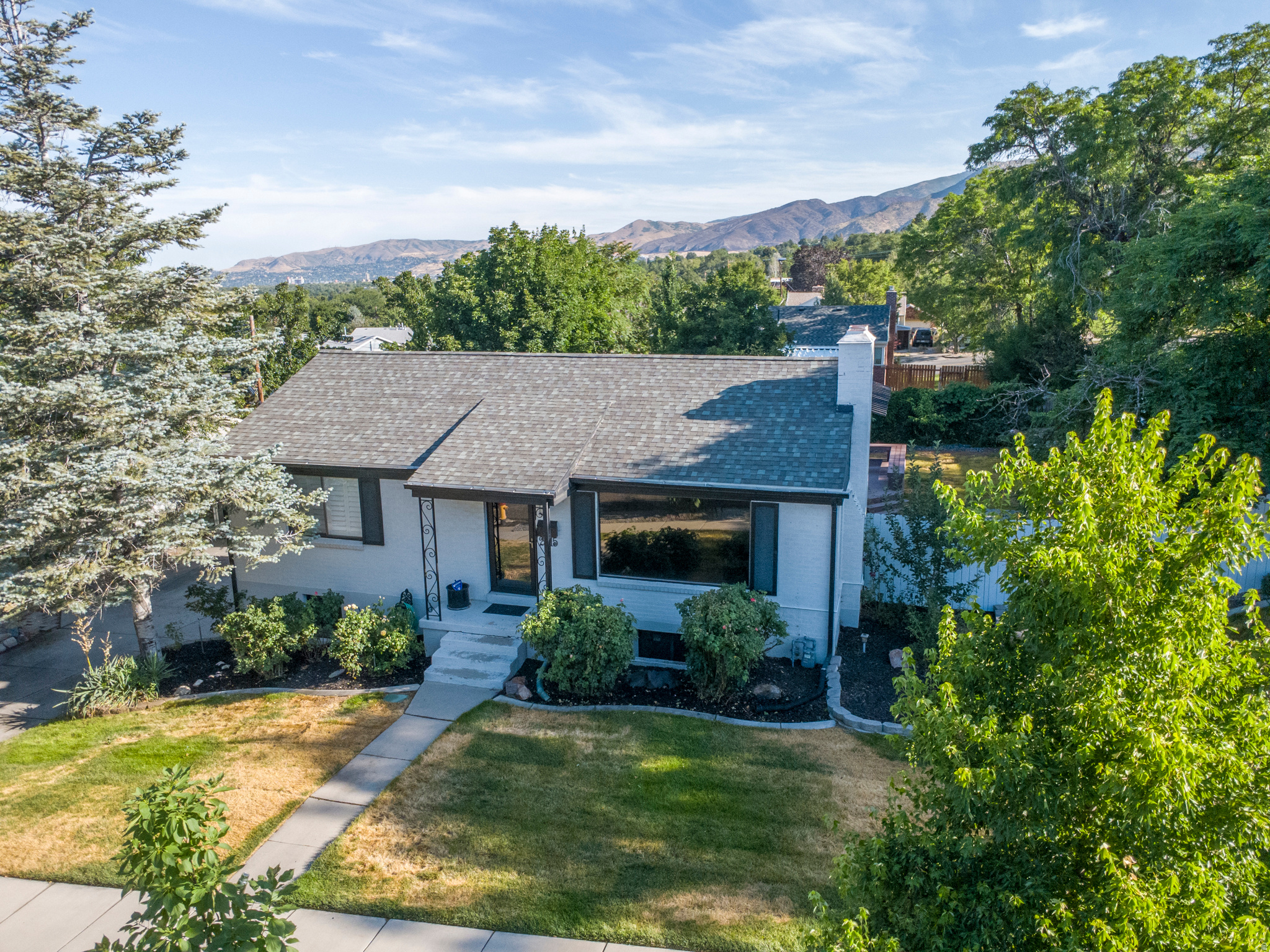 COUNTRY CLUB HEIGHTS - Residential
