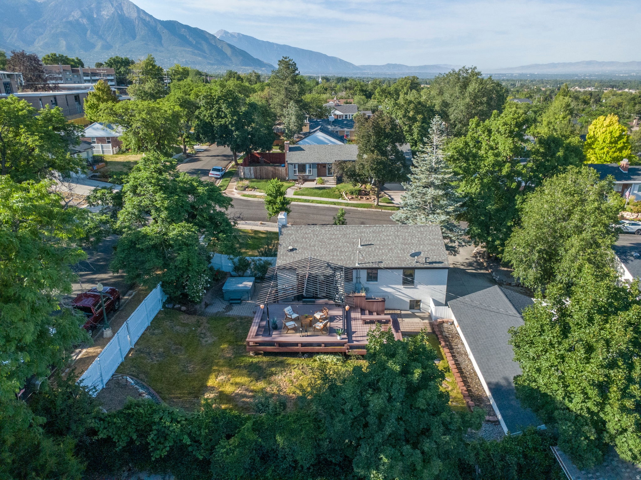 COUNTRY CLUB HEIGHTS - Residential