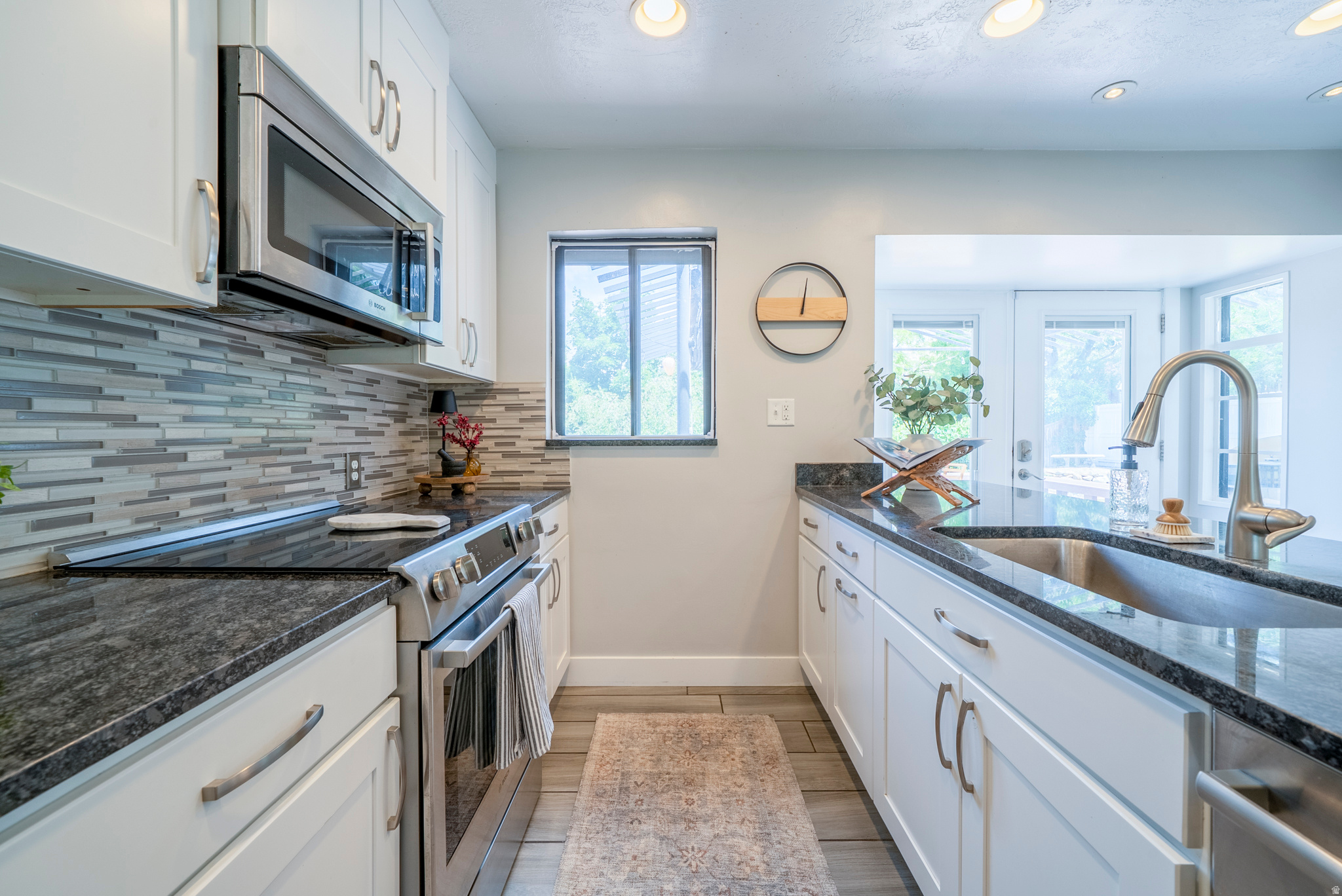COUNTRY CLUB HEIGHTS - Residential