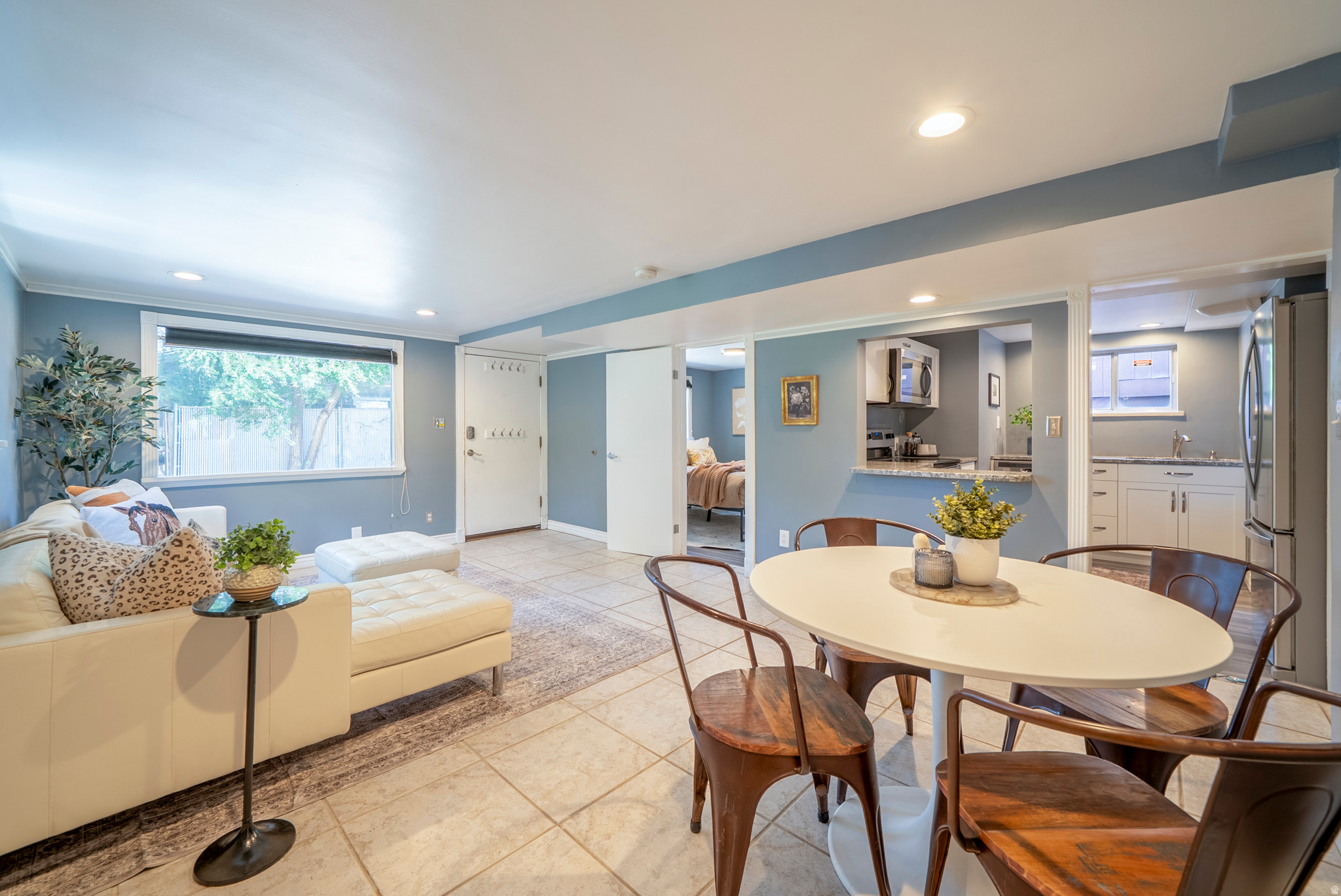 COUNTRY CLUB HEIGHTS - Residential