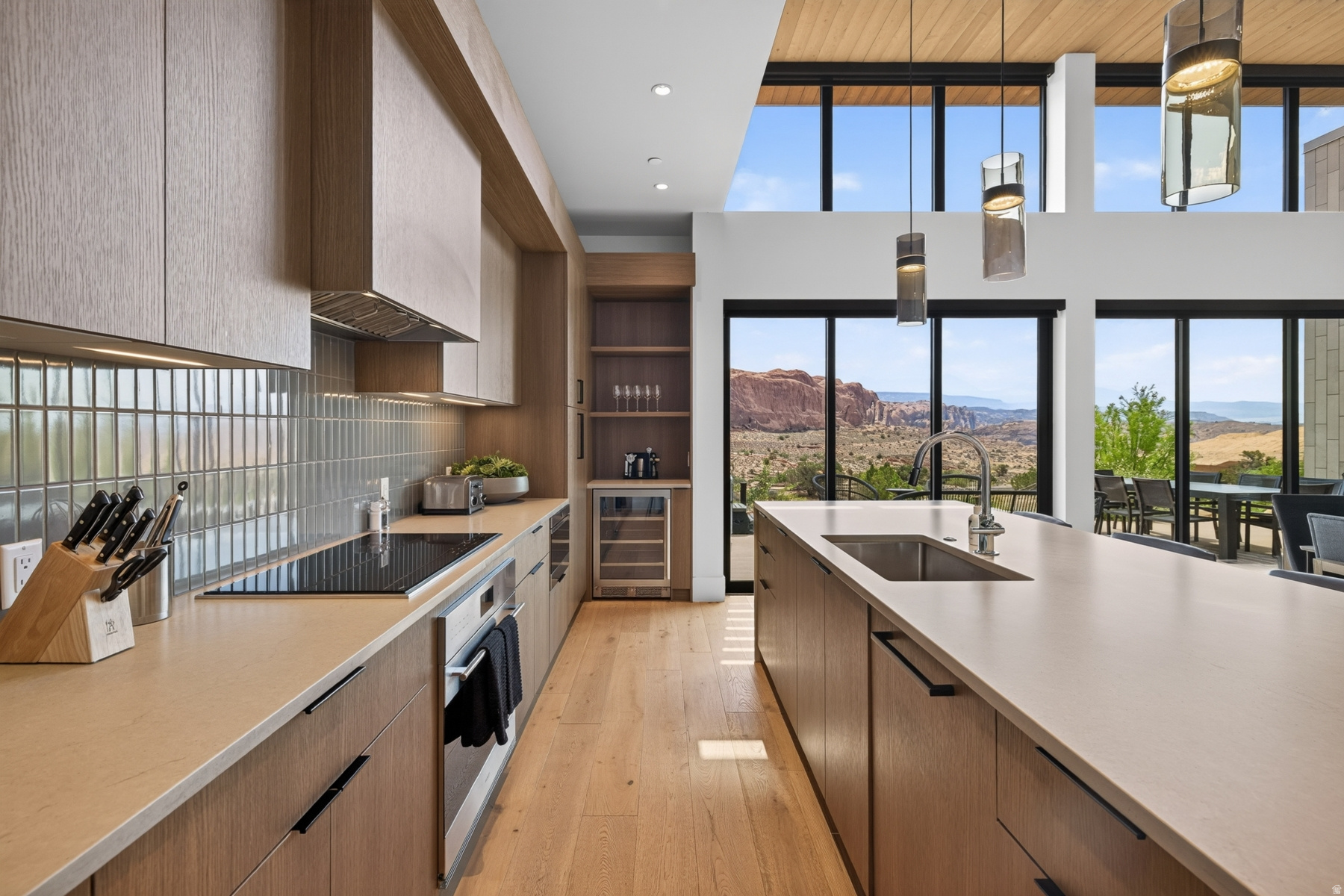 LIONSBACK - Residential